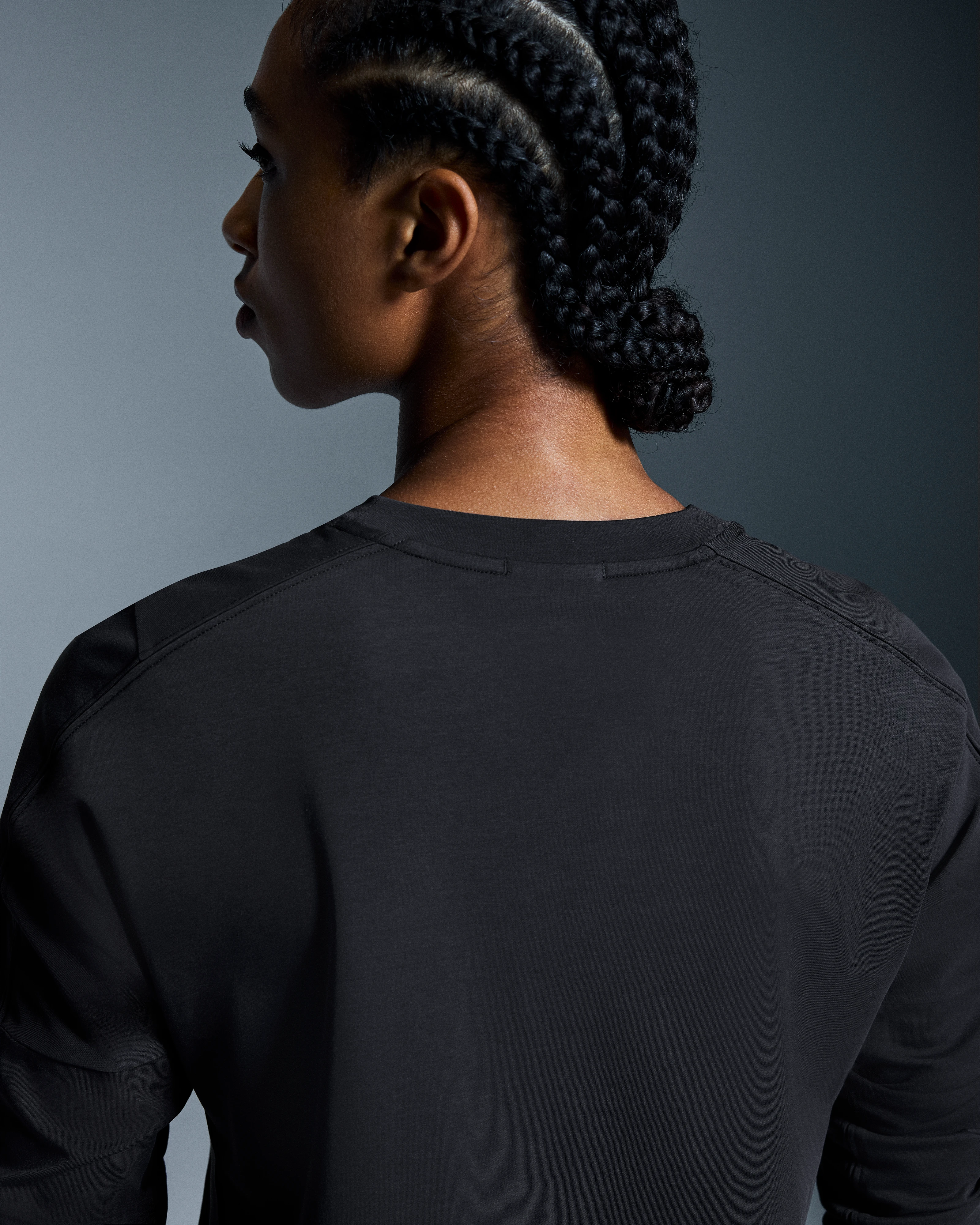 On Focus Long-T Black Women Tops and t-shirts