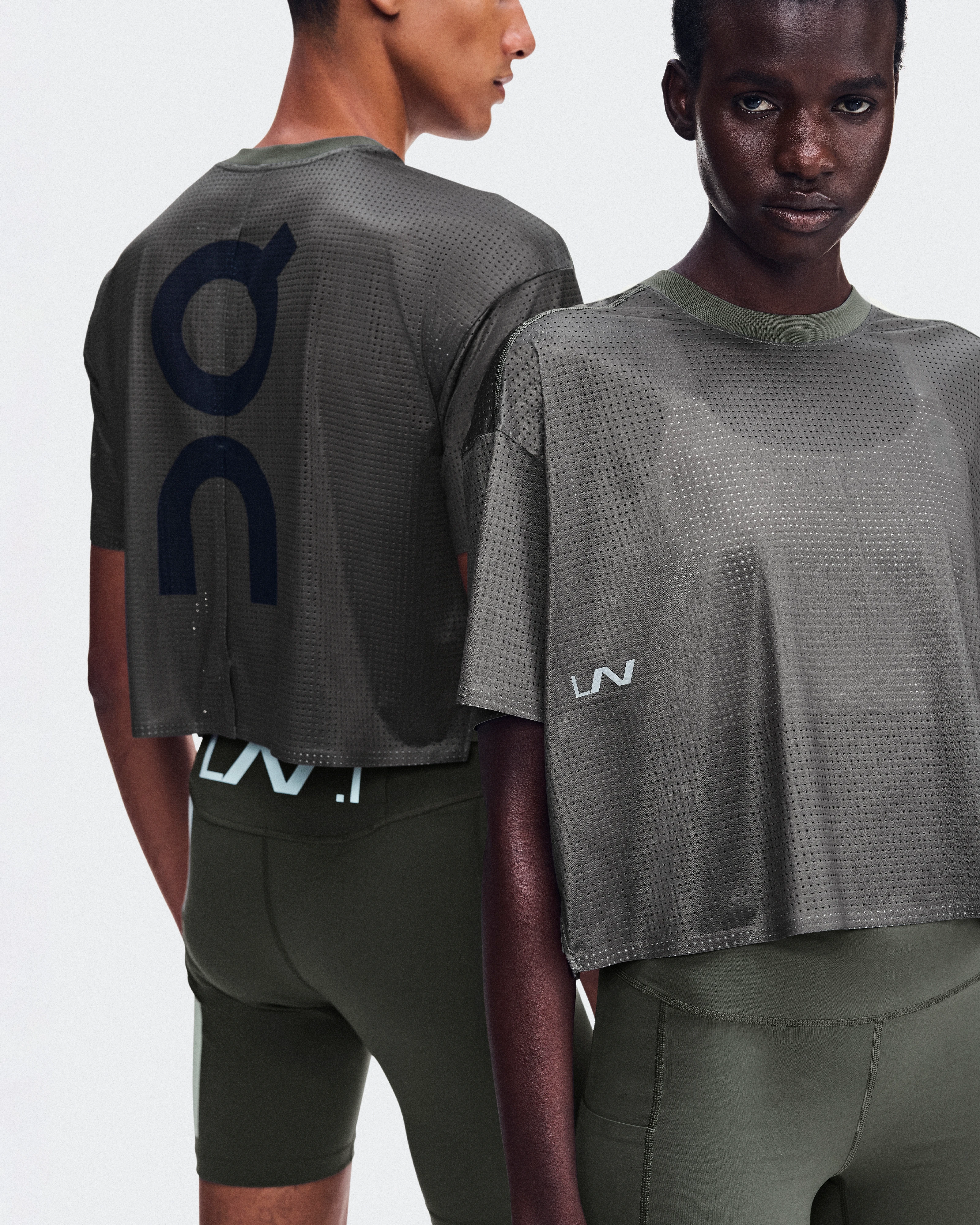On Cropped Run-T LN1 Mire Unisex Tops and t-shirts