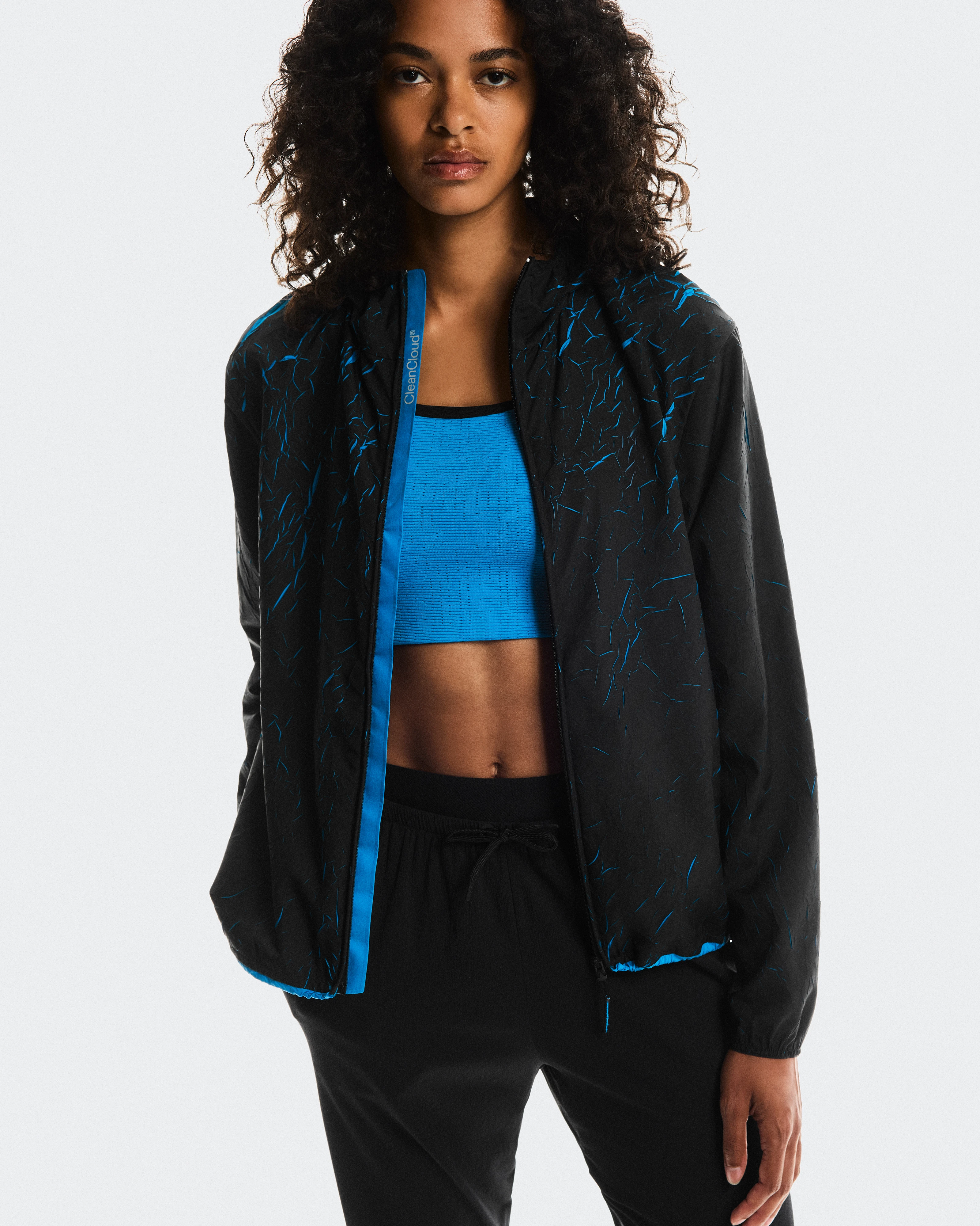 On Pace Run Jacket Malibu & Black Women Jackets