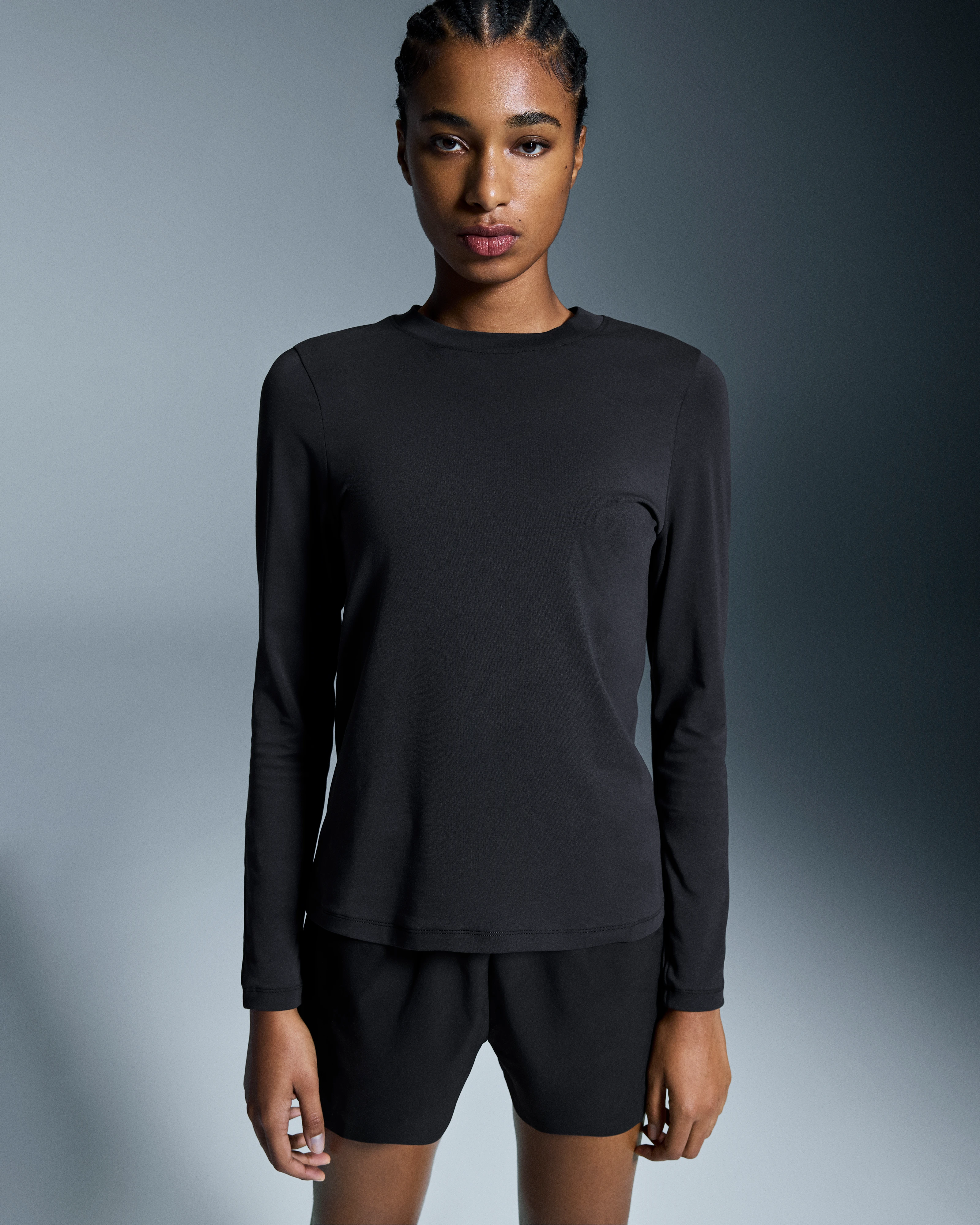 On Focus Long-T Black Women Tops and t-shirts