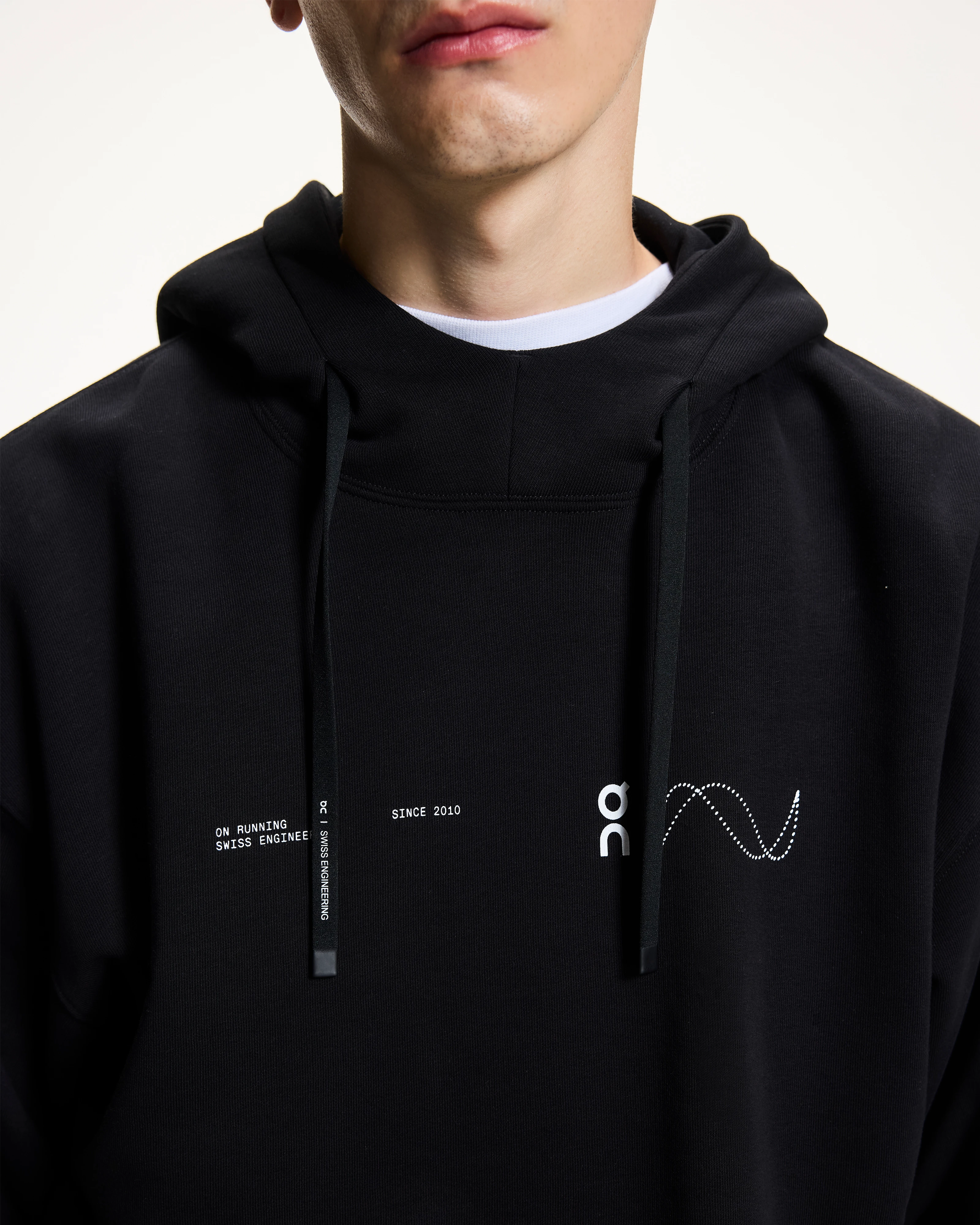 On Club Hoodie Avant Black Men Hoodies and sweatshirts