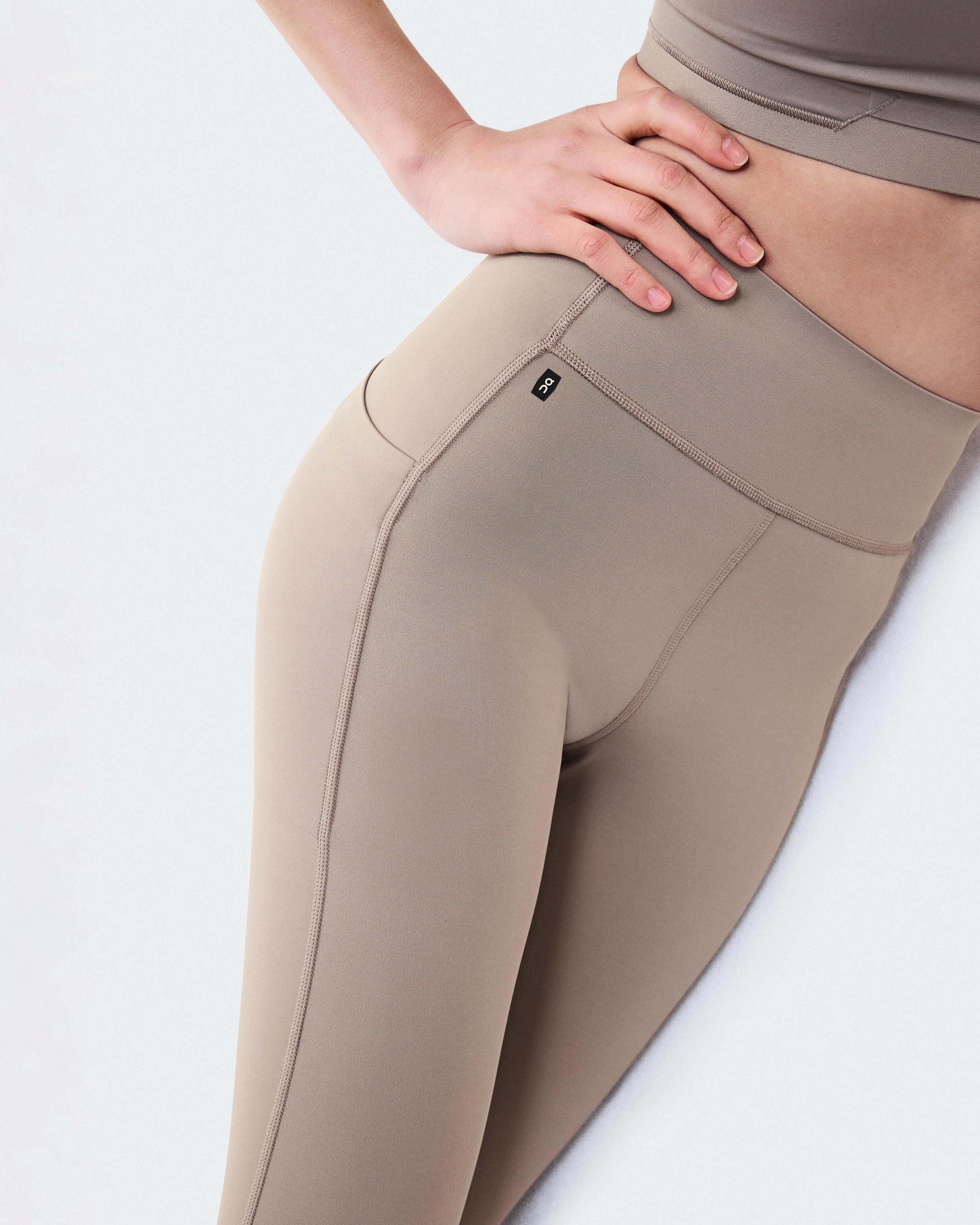 On Train Tights Clay Women Tights