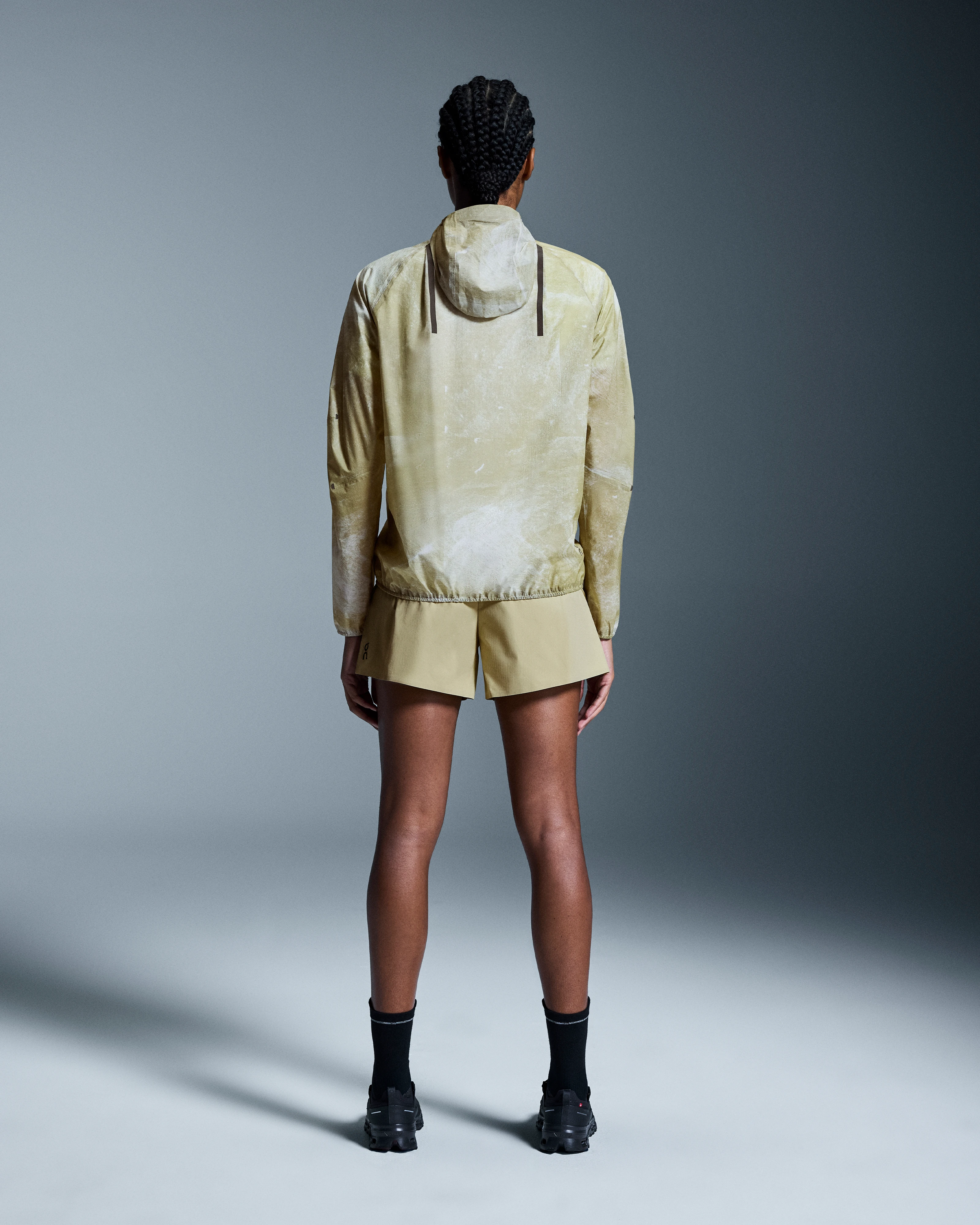 On Ultra Jacket White & Caper Women Jackets