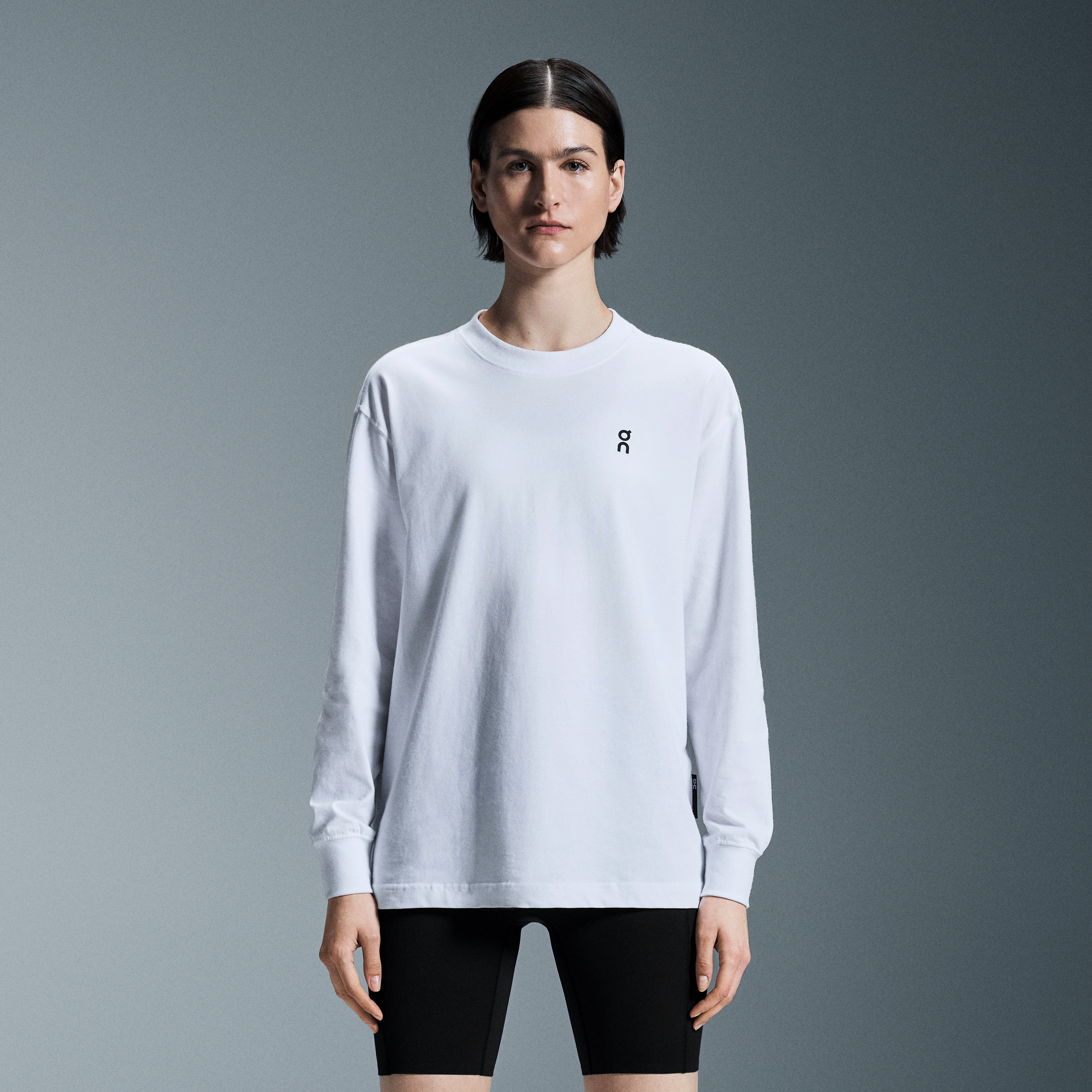 On Club Long-T White Women – Every day, recovery, travel Tops and t-shirts