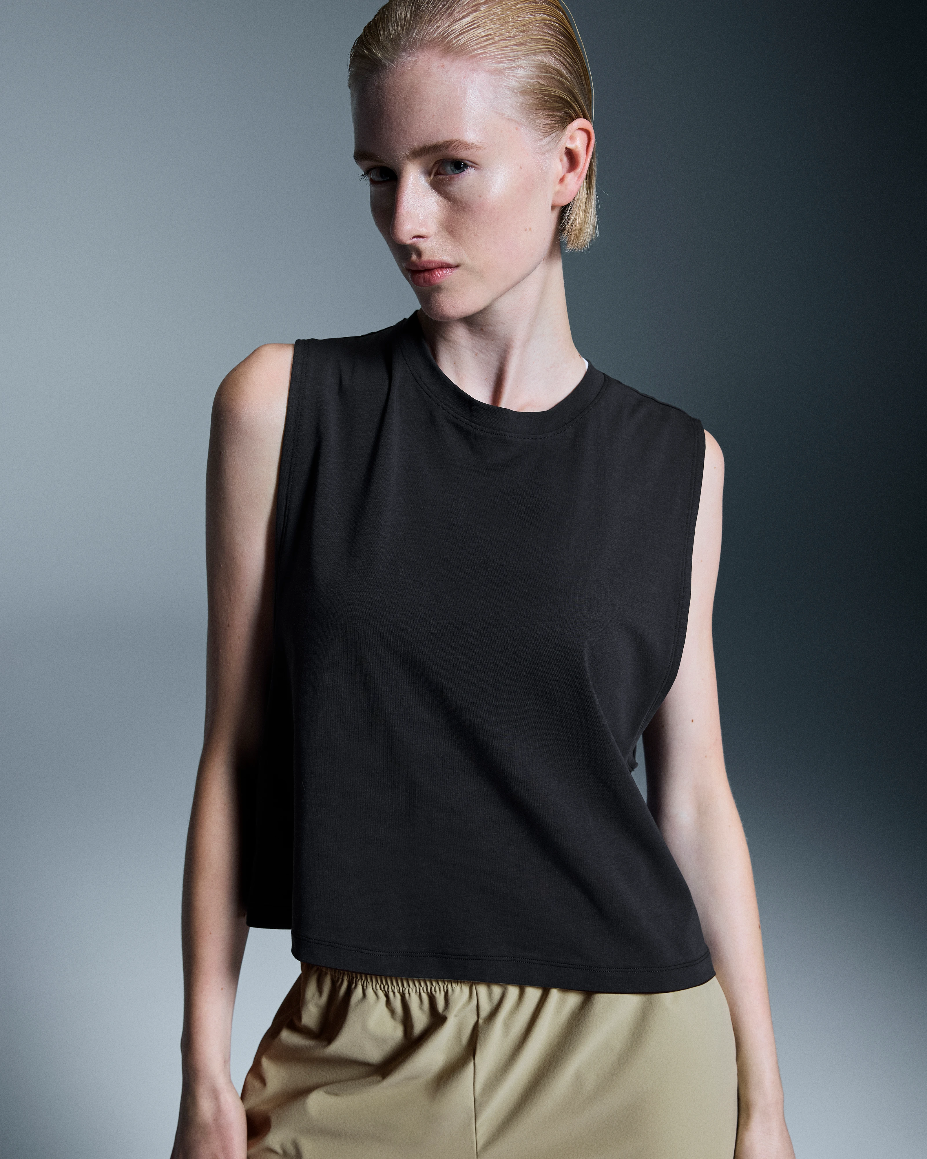 On Focus Crop Black Women Tops and t-shirts