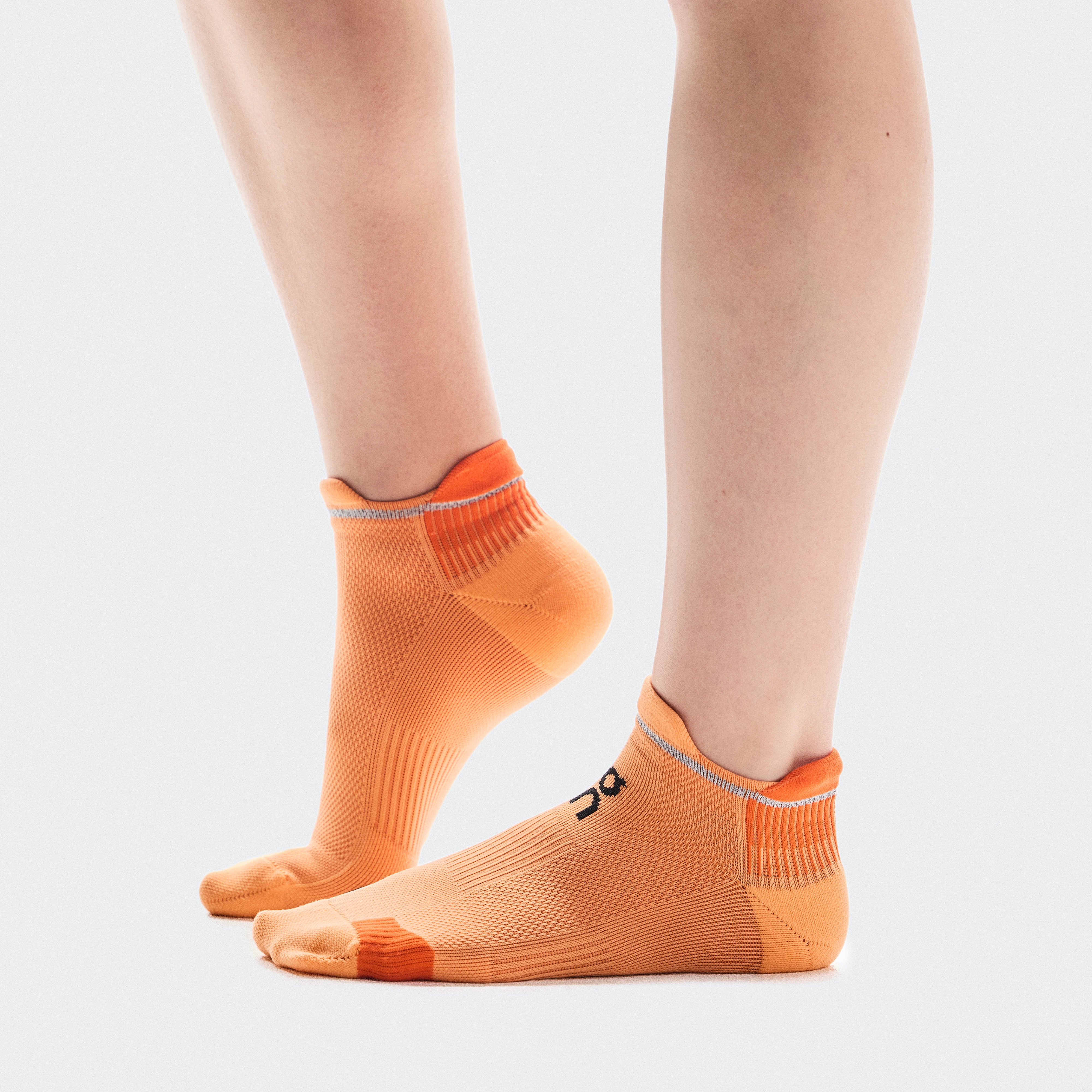 On Performance Run Sock Low Tangerine & Flame Unisex – Performance running, breathable, cushioning Socks