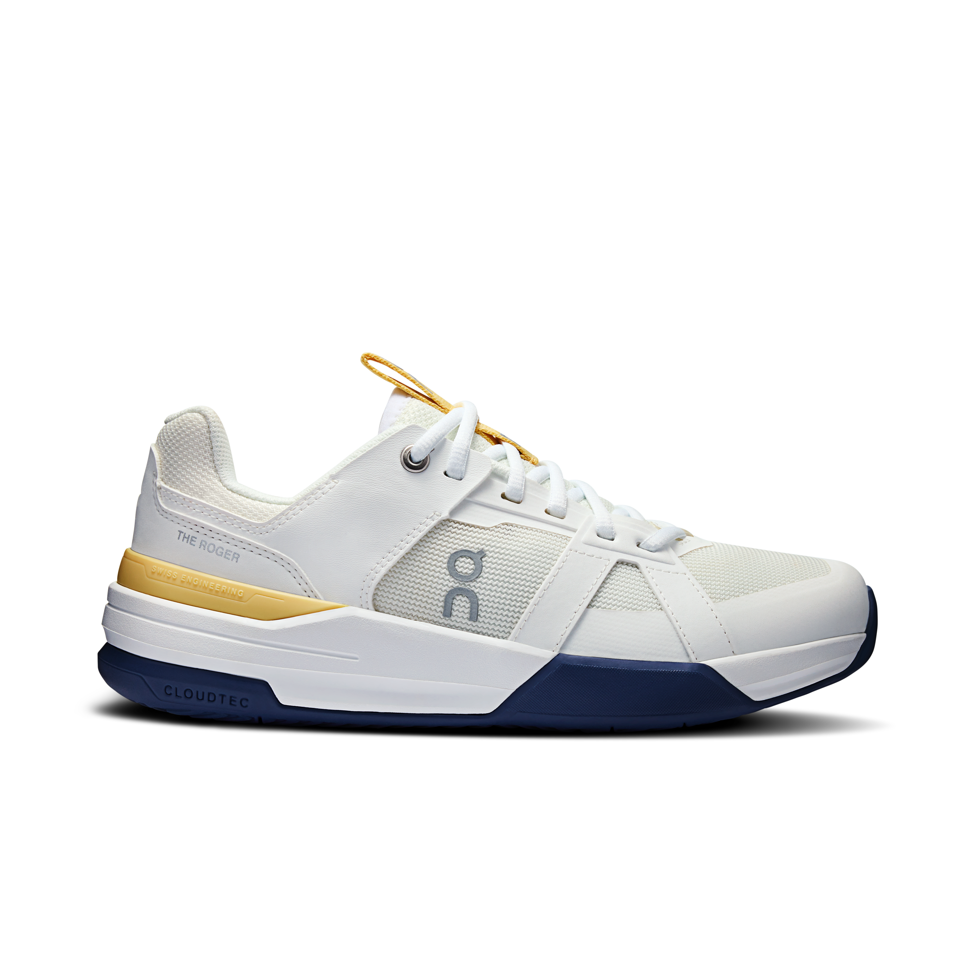 On THE ROGER Clubhouse Pro Youth White & Currant Youth – All-day, 8-12 year olds, multi-sport Shoes
