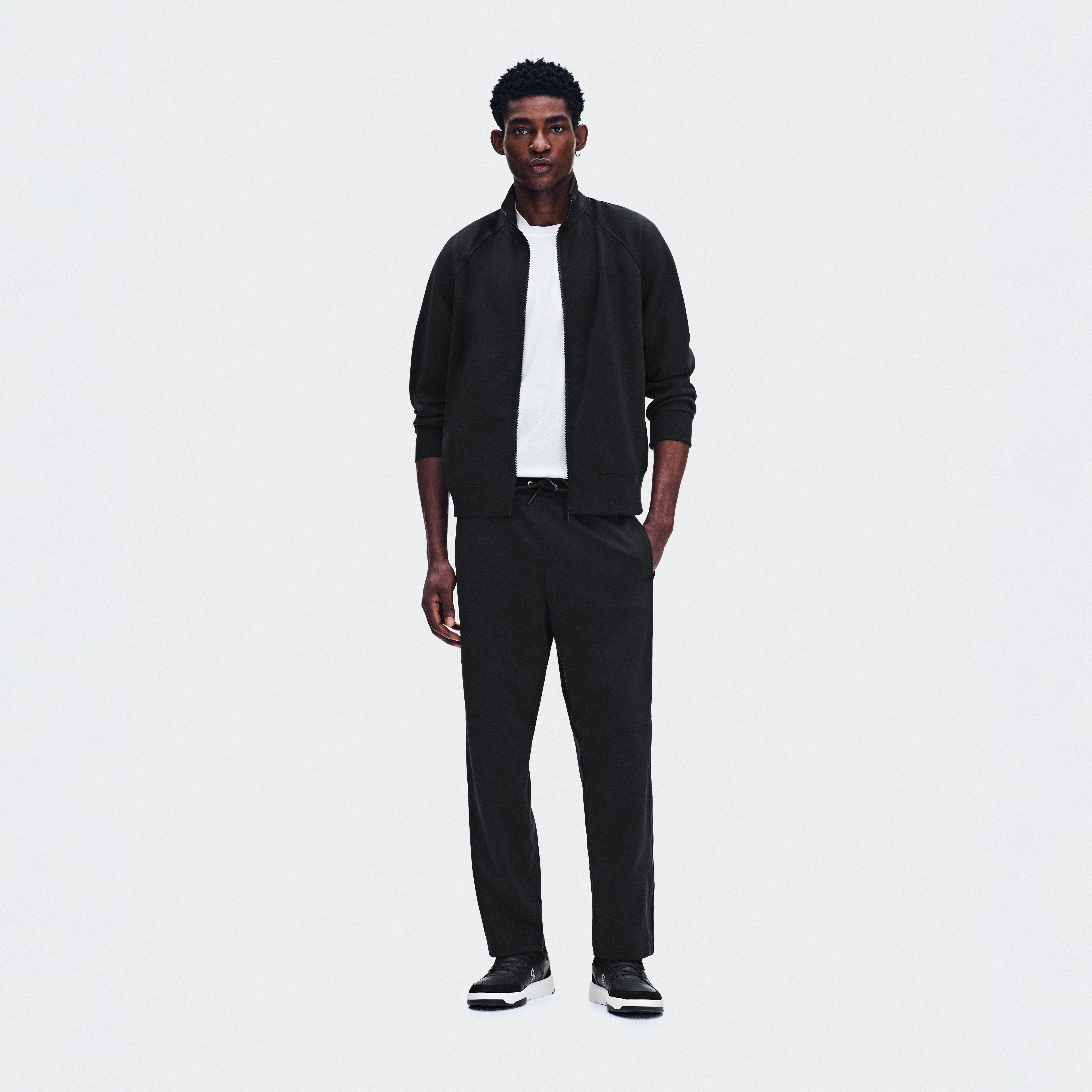 On Courtside Pants Black Men – Tennis lifestyle Pants