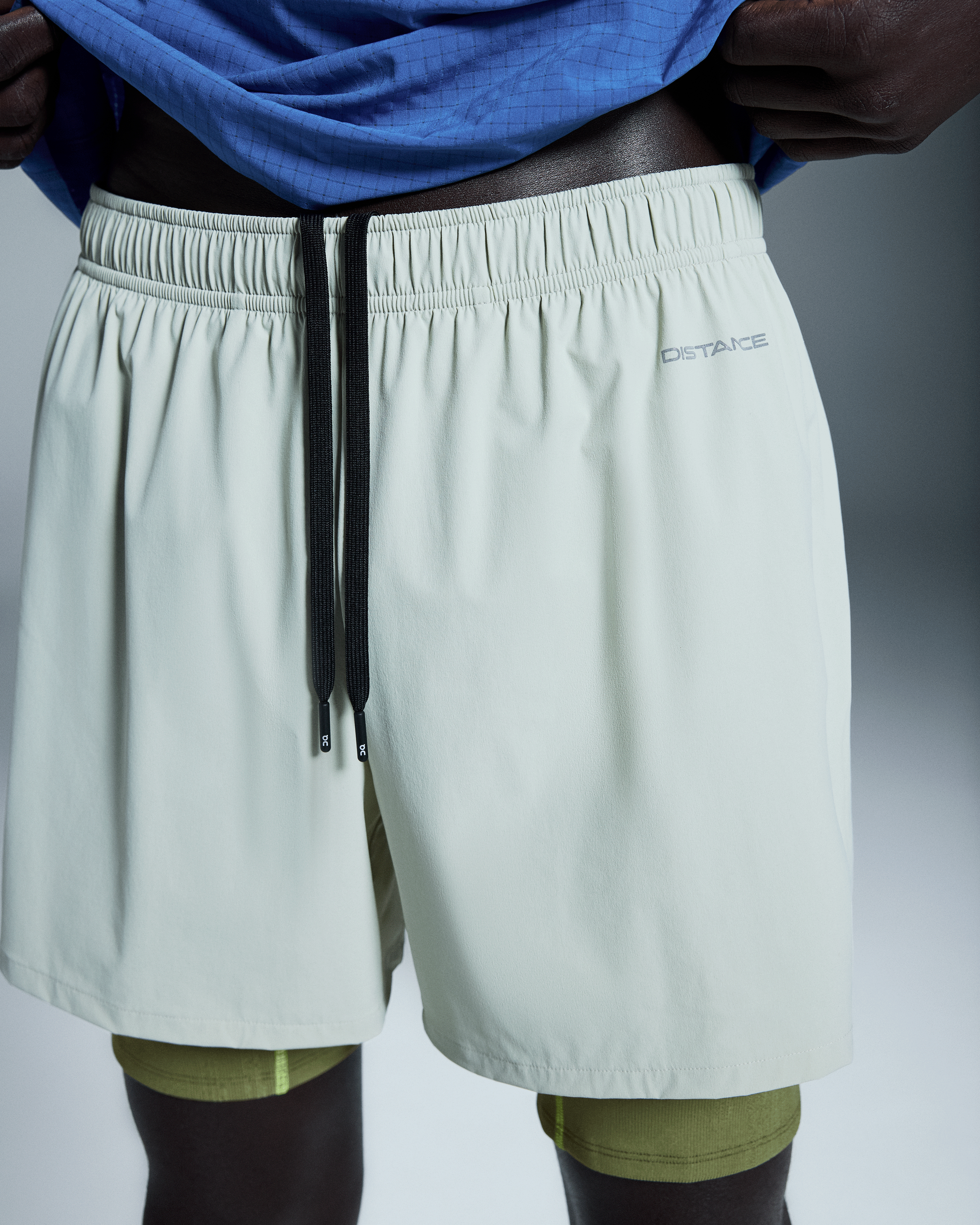 On Pace Shorts DISTANCE Chalk Men Shorts