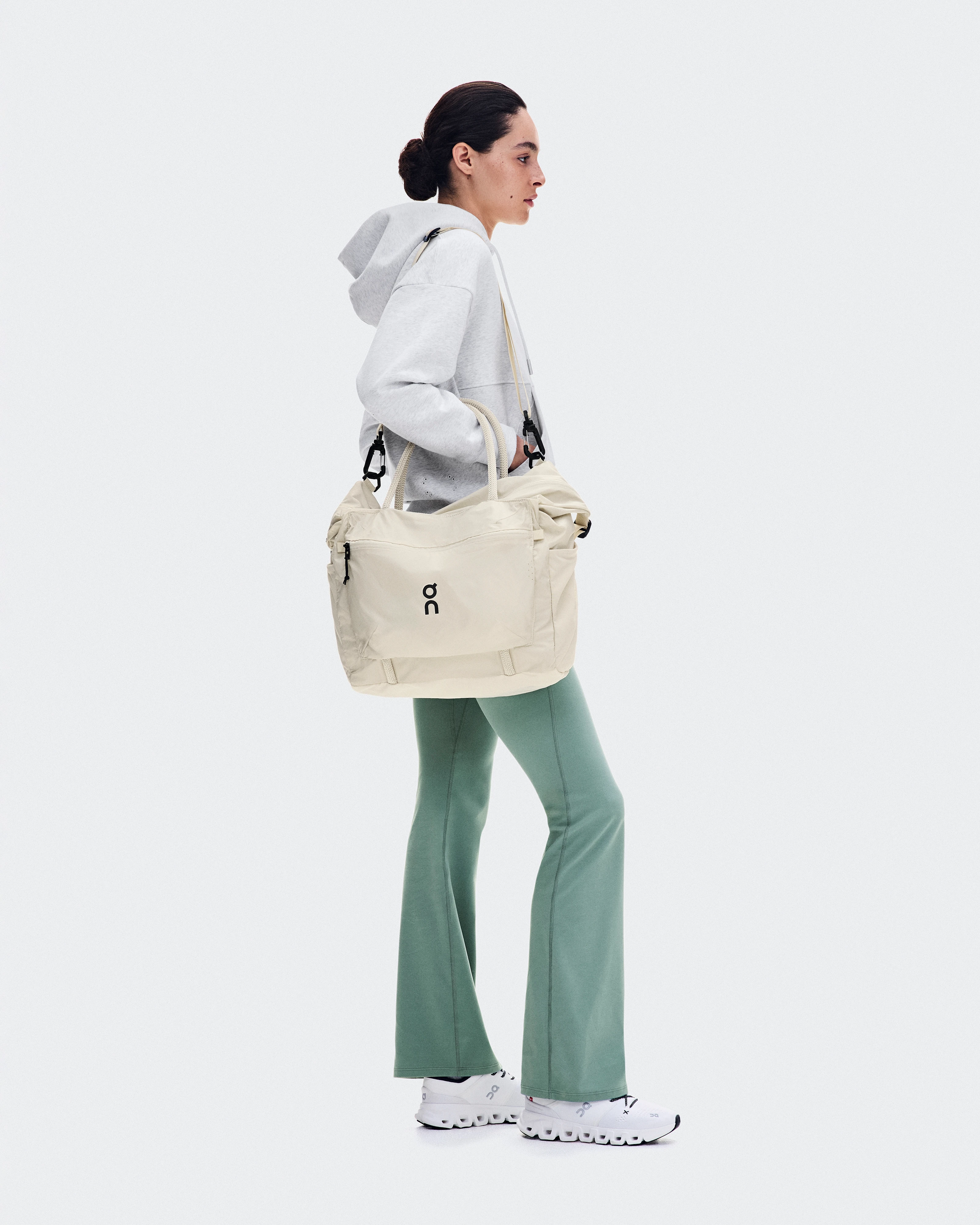 On Track Pack 35L Lite Cream Unisex Bags