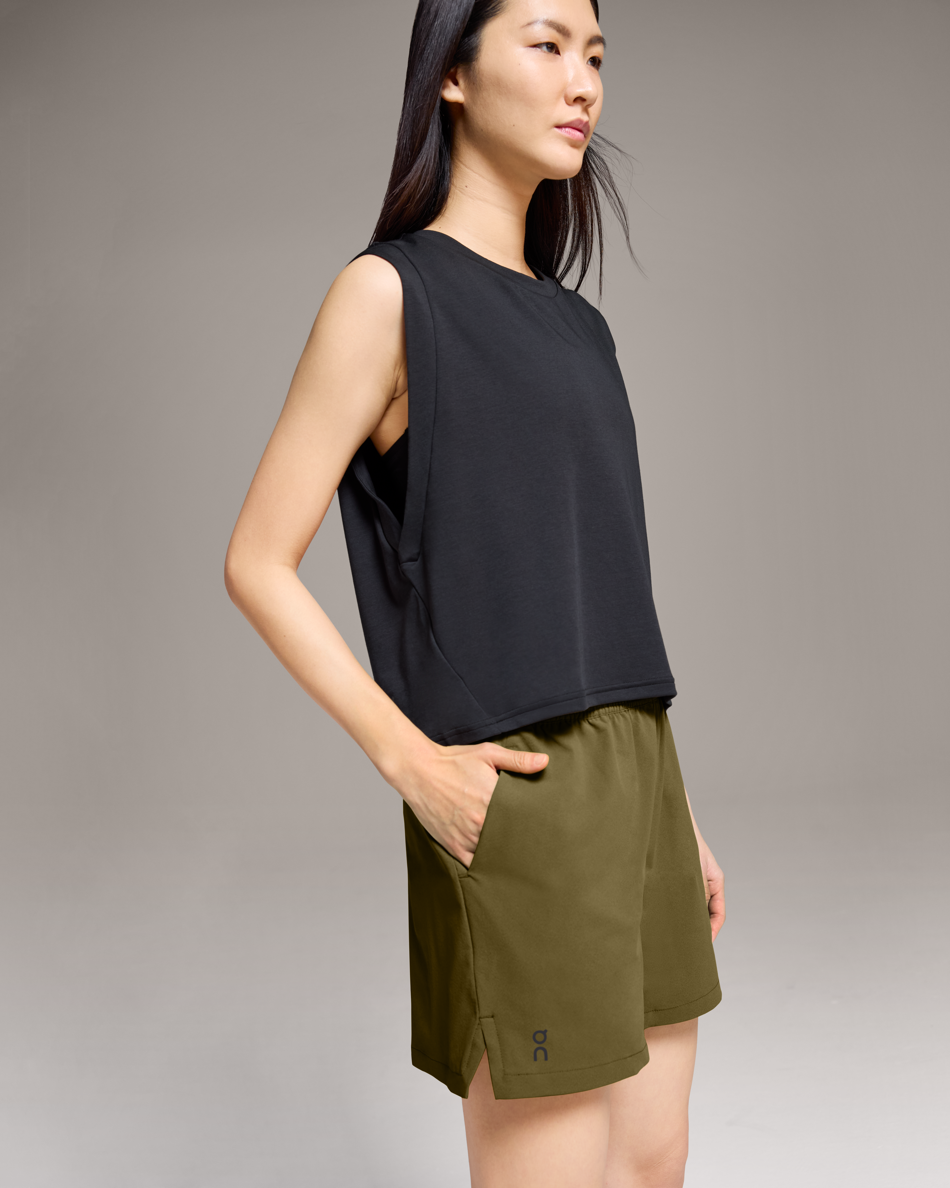 On Focus Shorts Hunter Women Shorts