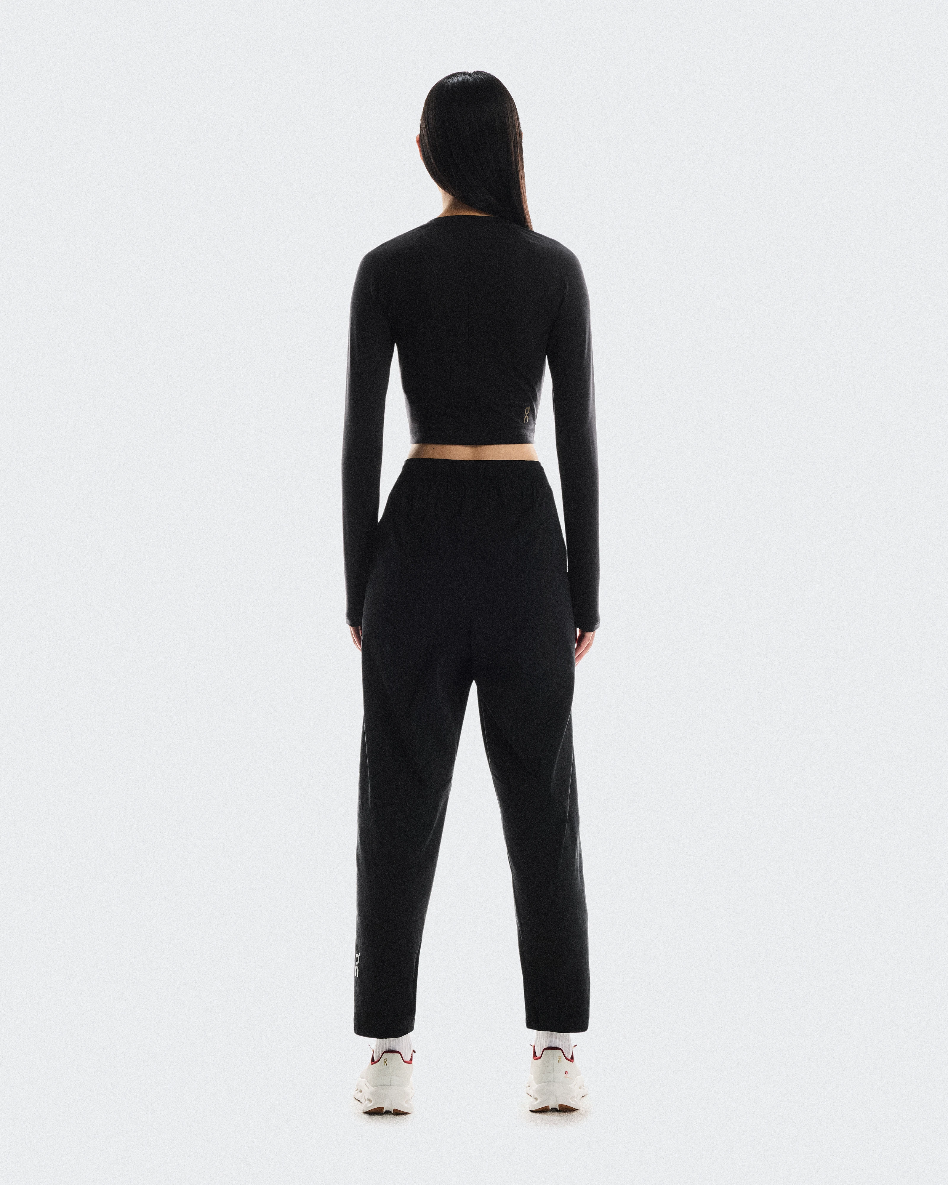 On Studio Long-T Crop Black Women Tops and t-shirts