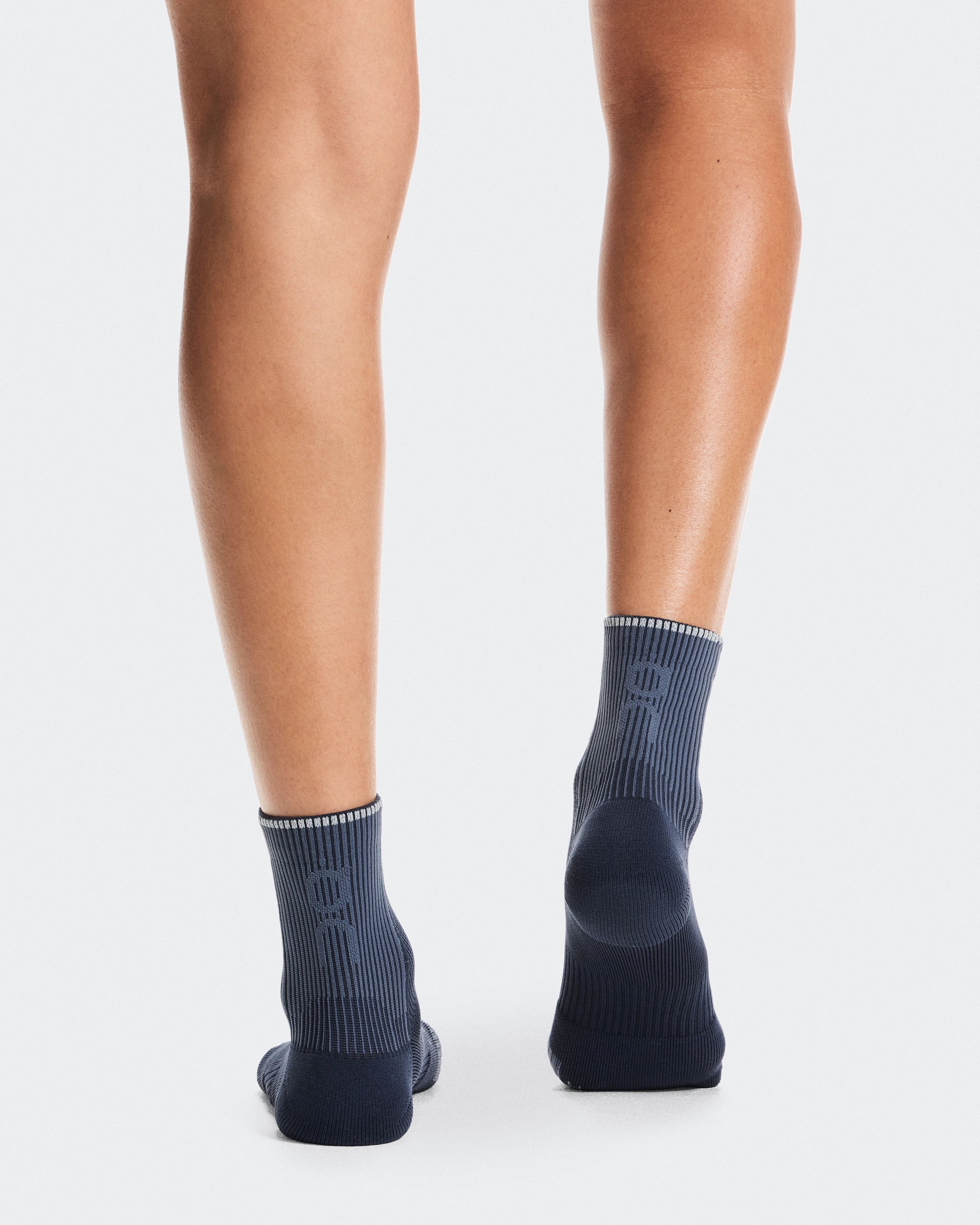 On Performance Run Sock Mid Navy & Navy Unisex Socks