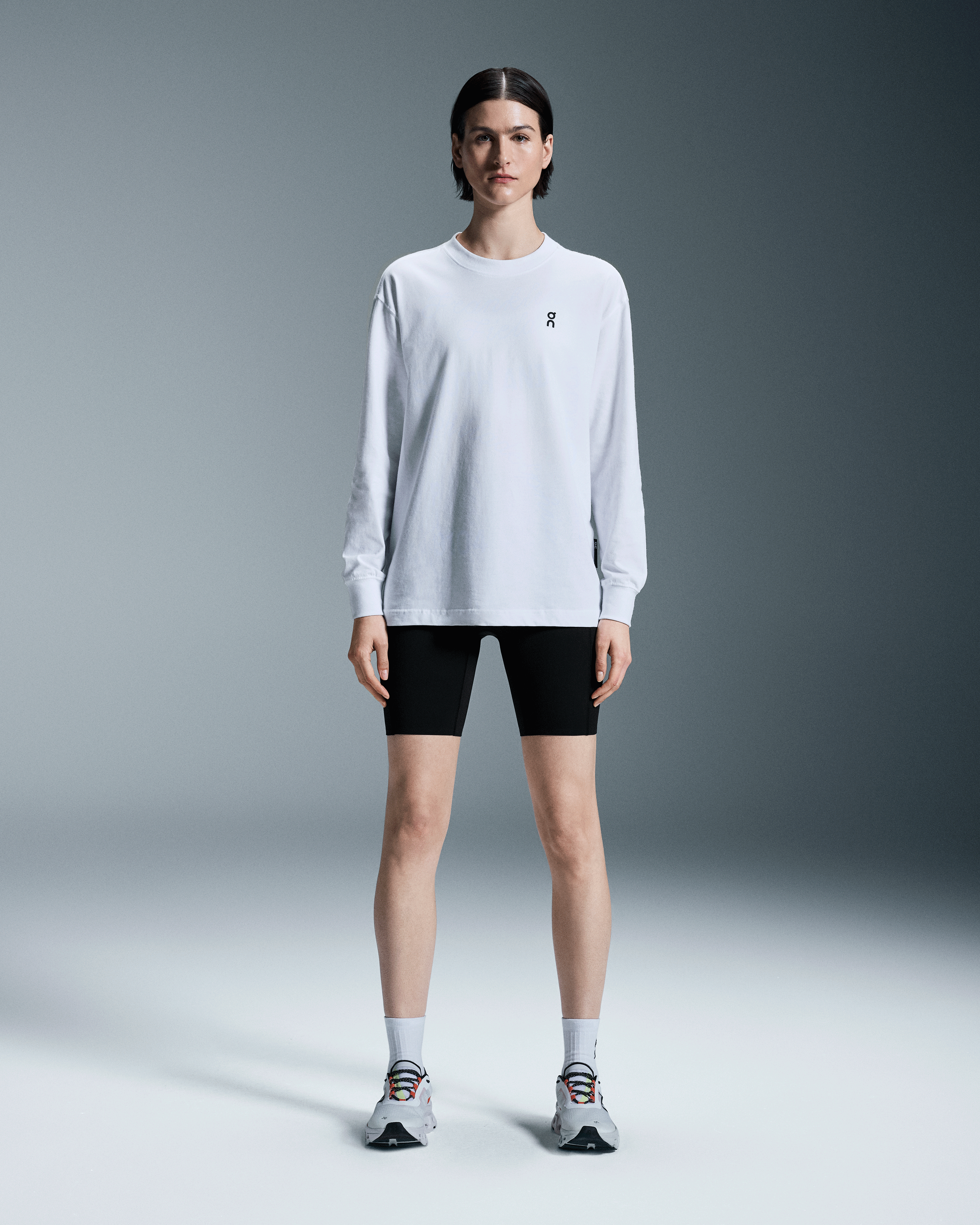 On Club Long-T White Women Tops and t-shirts