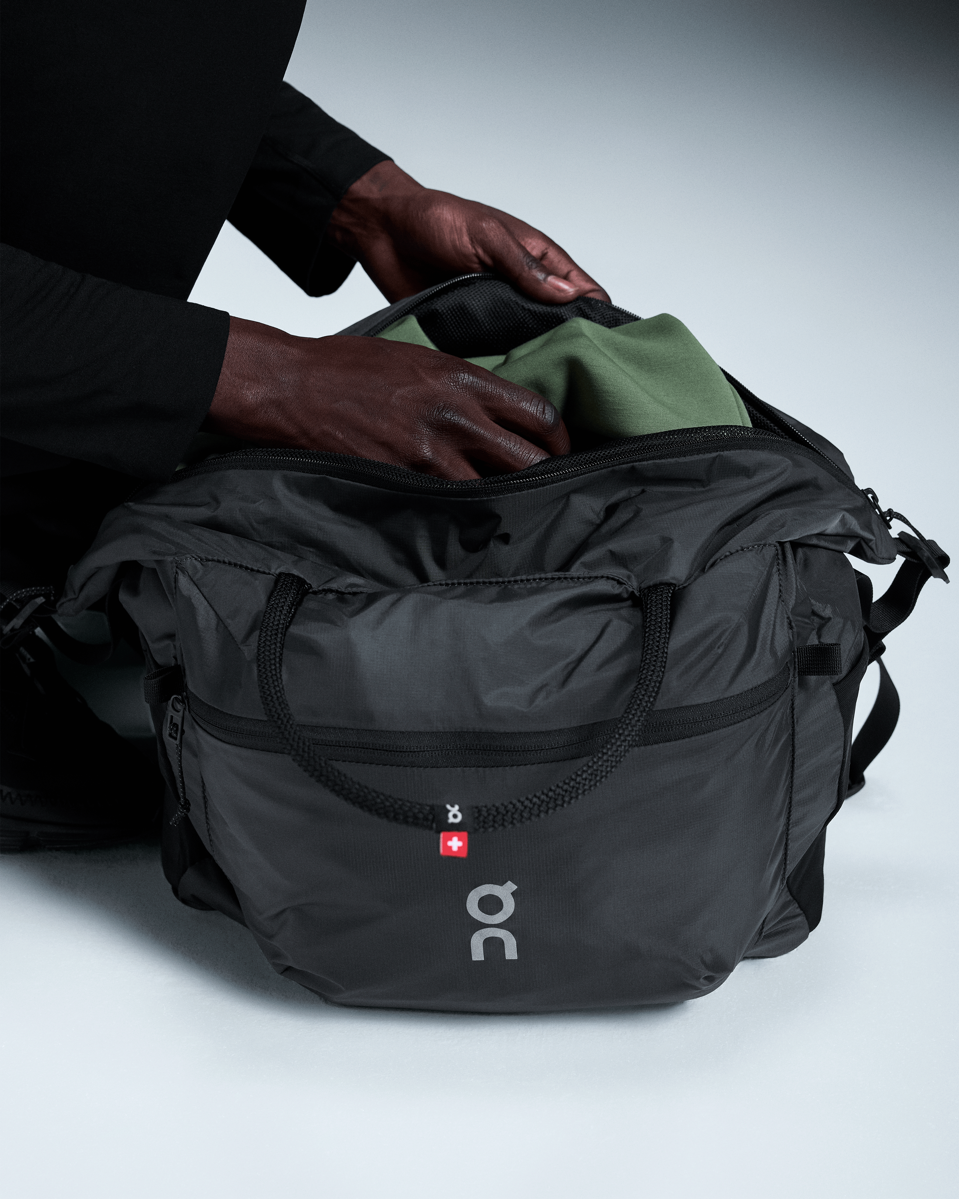 On Track Pack 35L Lite Magnet Unisex Bags