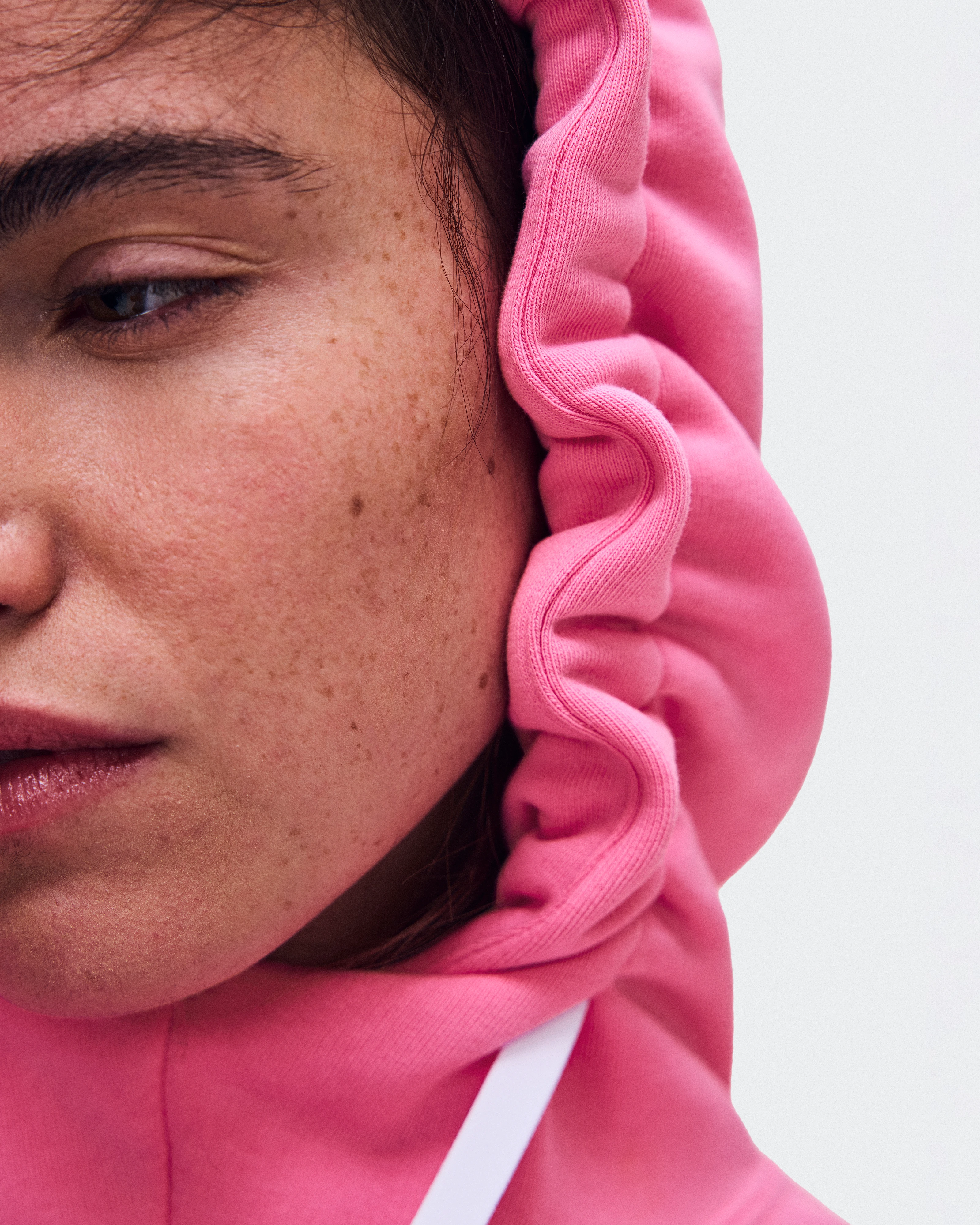 On Club Hoodie Bubblegum Women Hoodies and sweatshirts