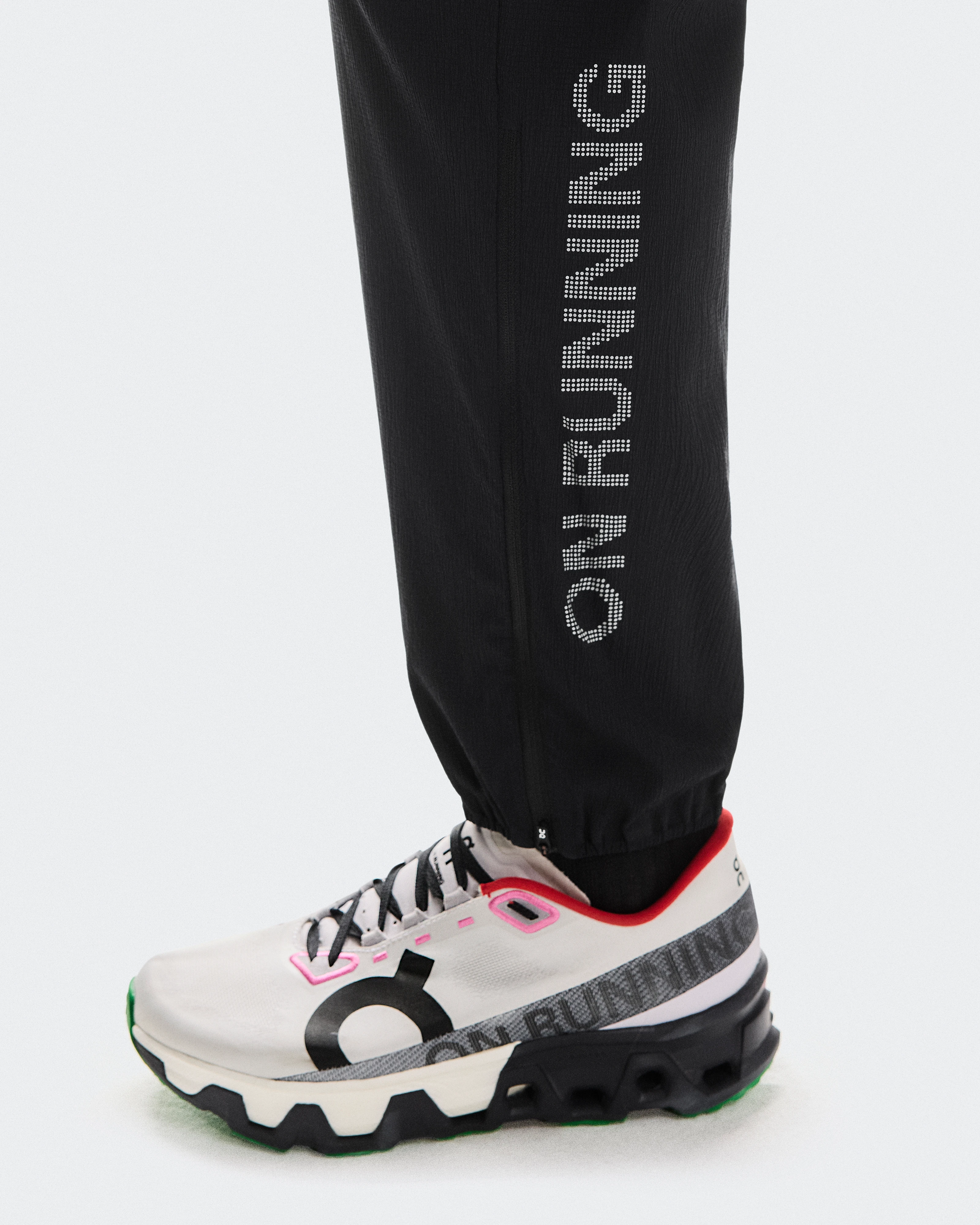 On Pace Pants Black Men Pants