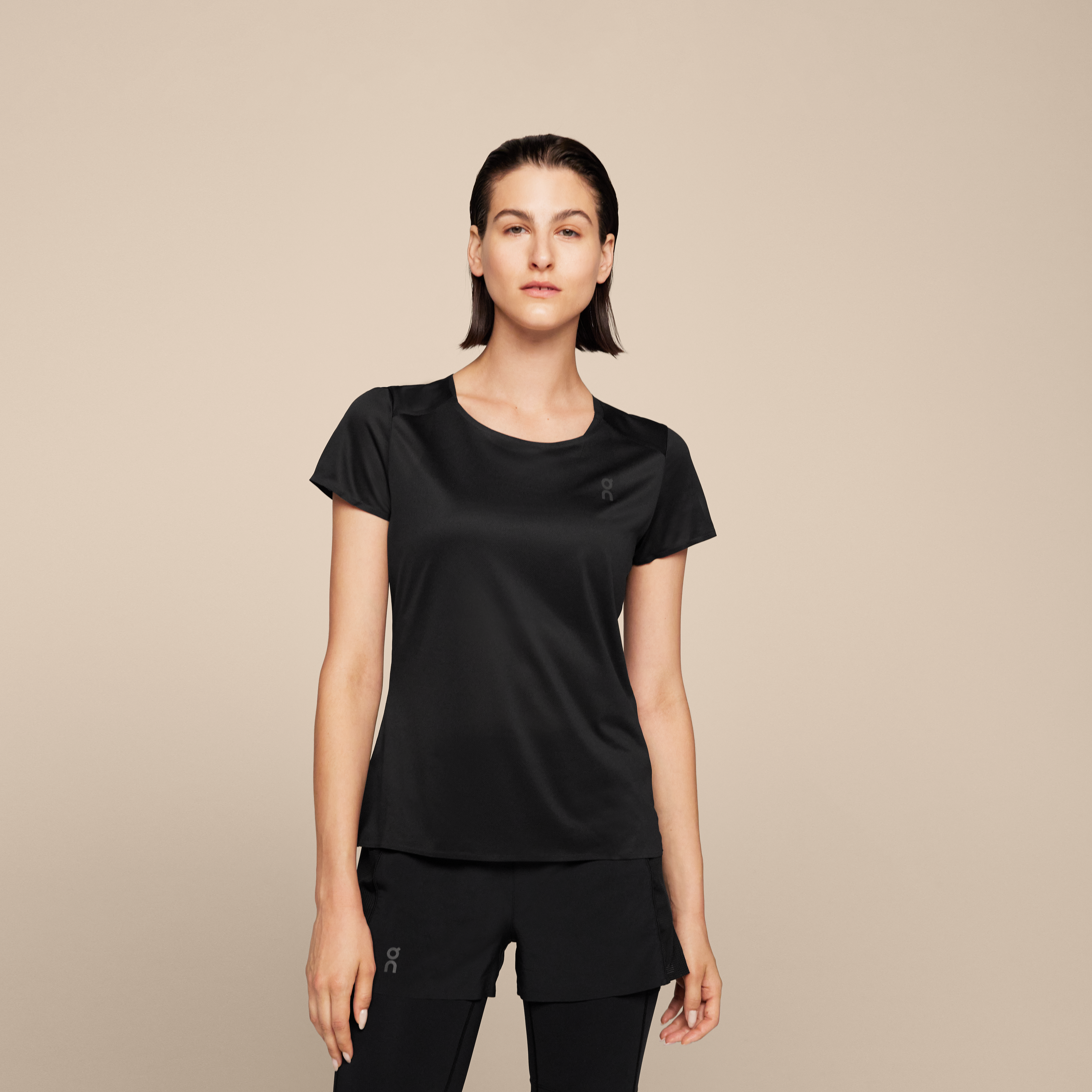 On Performance-T Black & Dark Women – Warm-weather training, racing, ultralight Tops and t-shirts