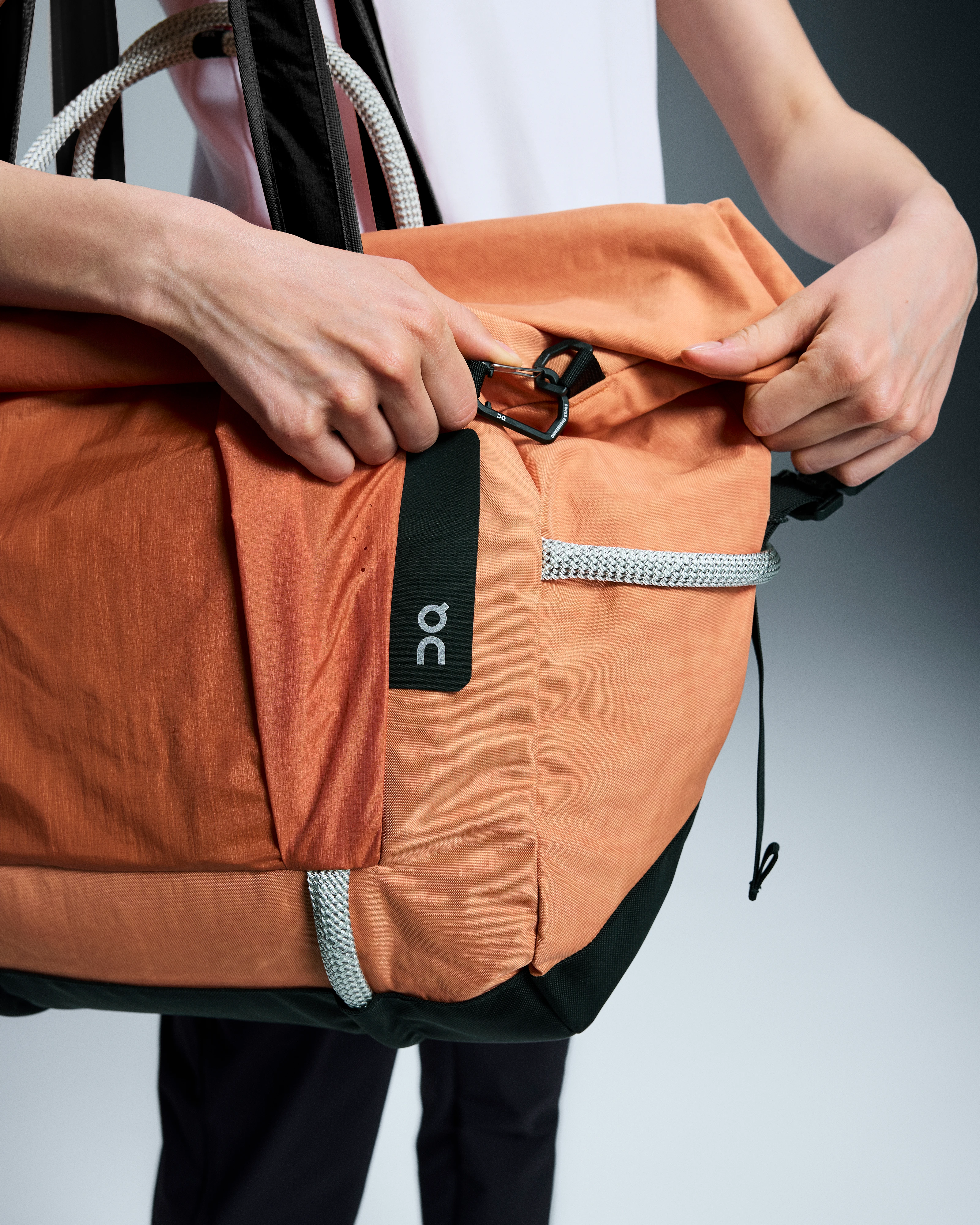 On Track Pack 40L Elite Desert Glow Unisex Bags