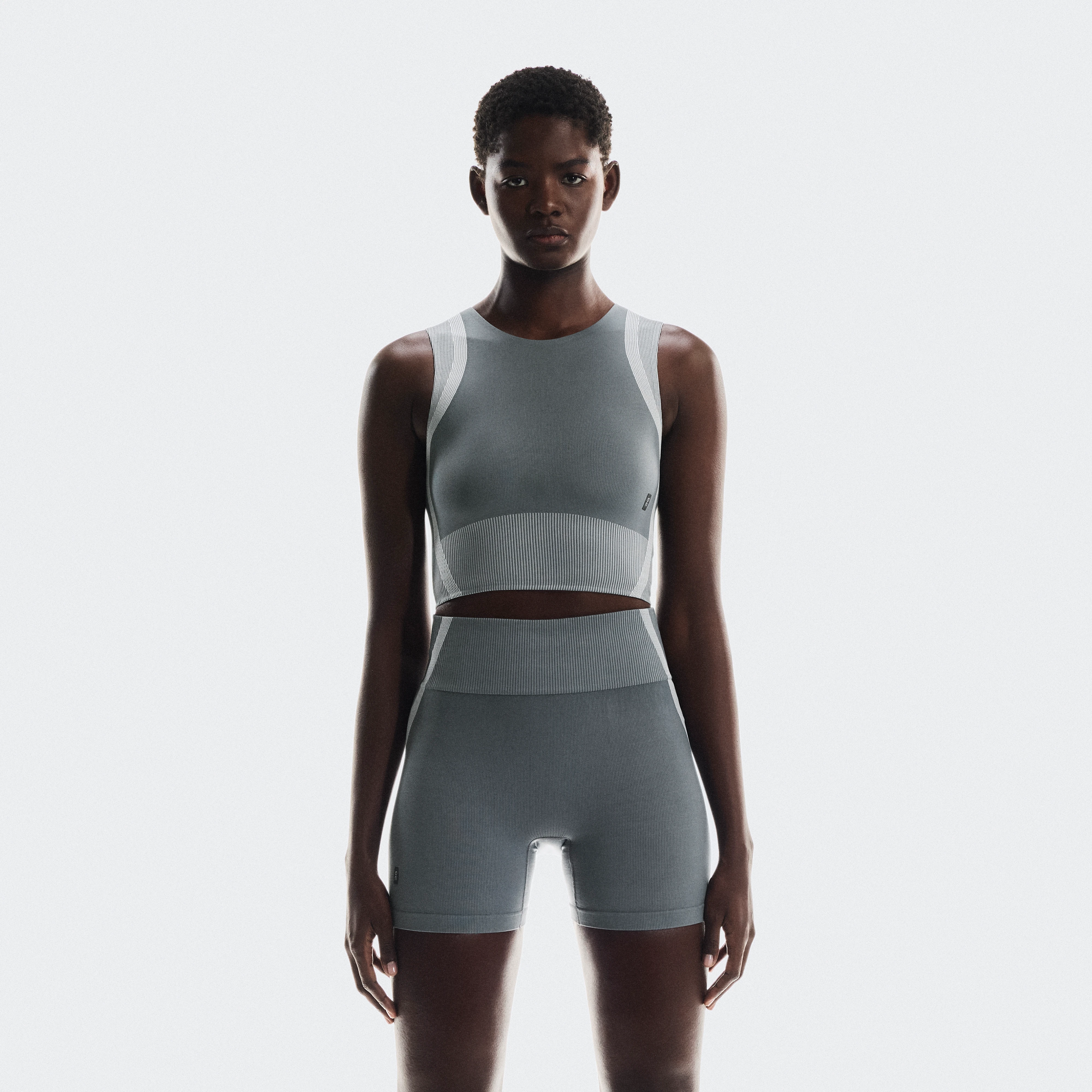 On Studio Knit Crop Rock & Glacier Women – Everyday training, low-intensity, seamless Tops and t-shirts