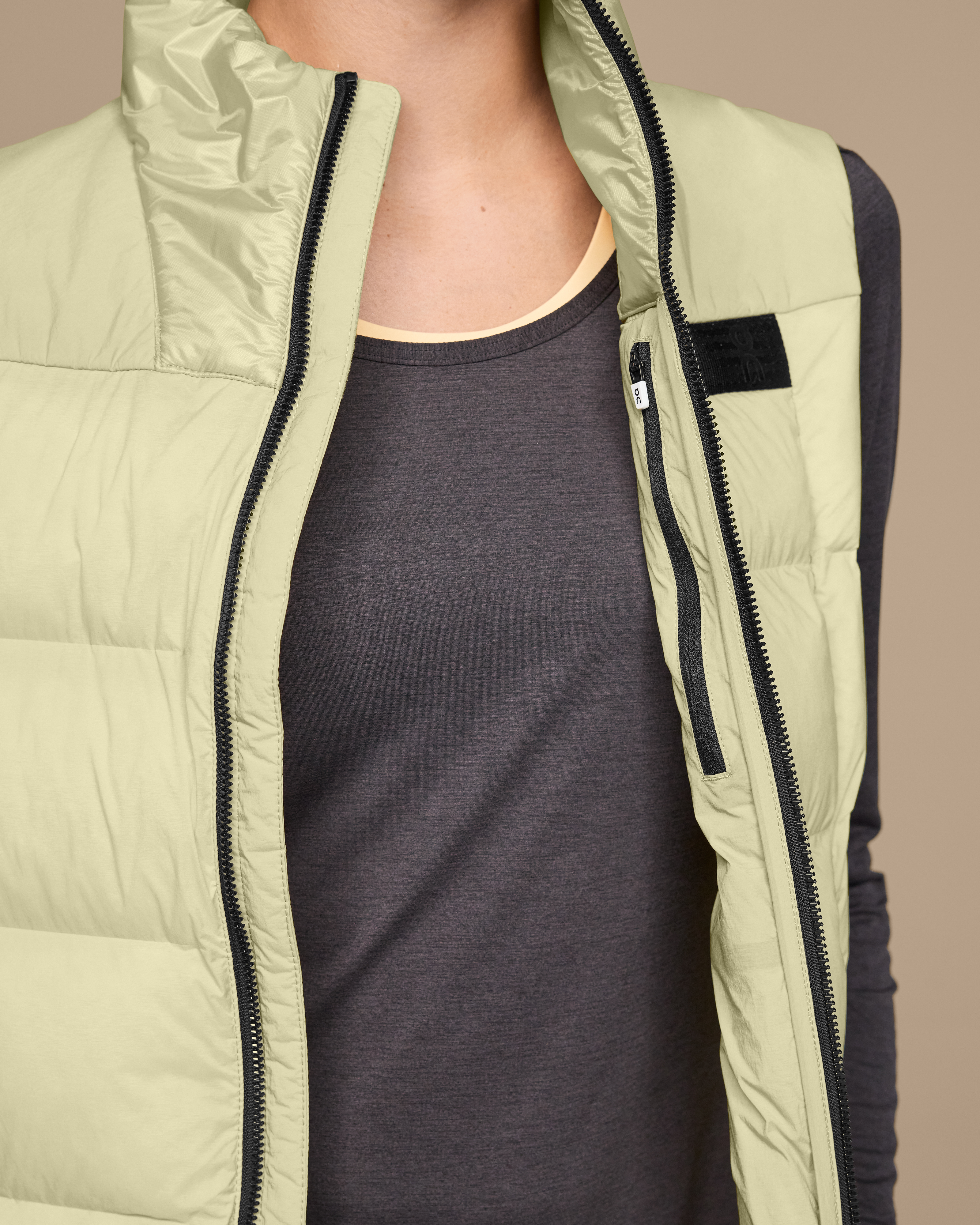 On Challenger Vest Endive Women Jackets