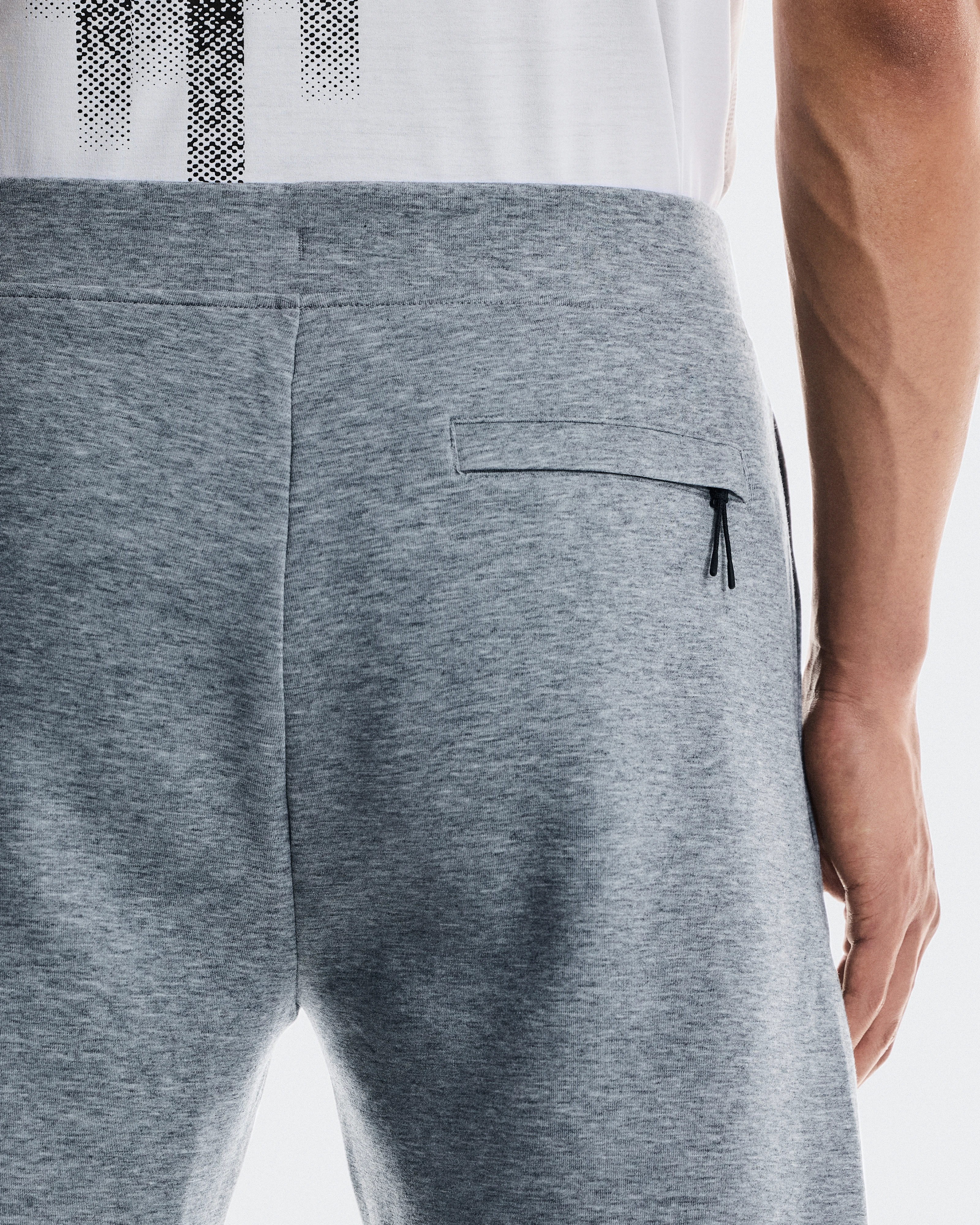 On Focus Tech Sweatpants Basalt Men Pants