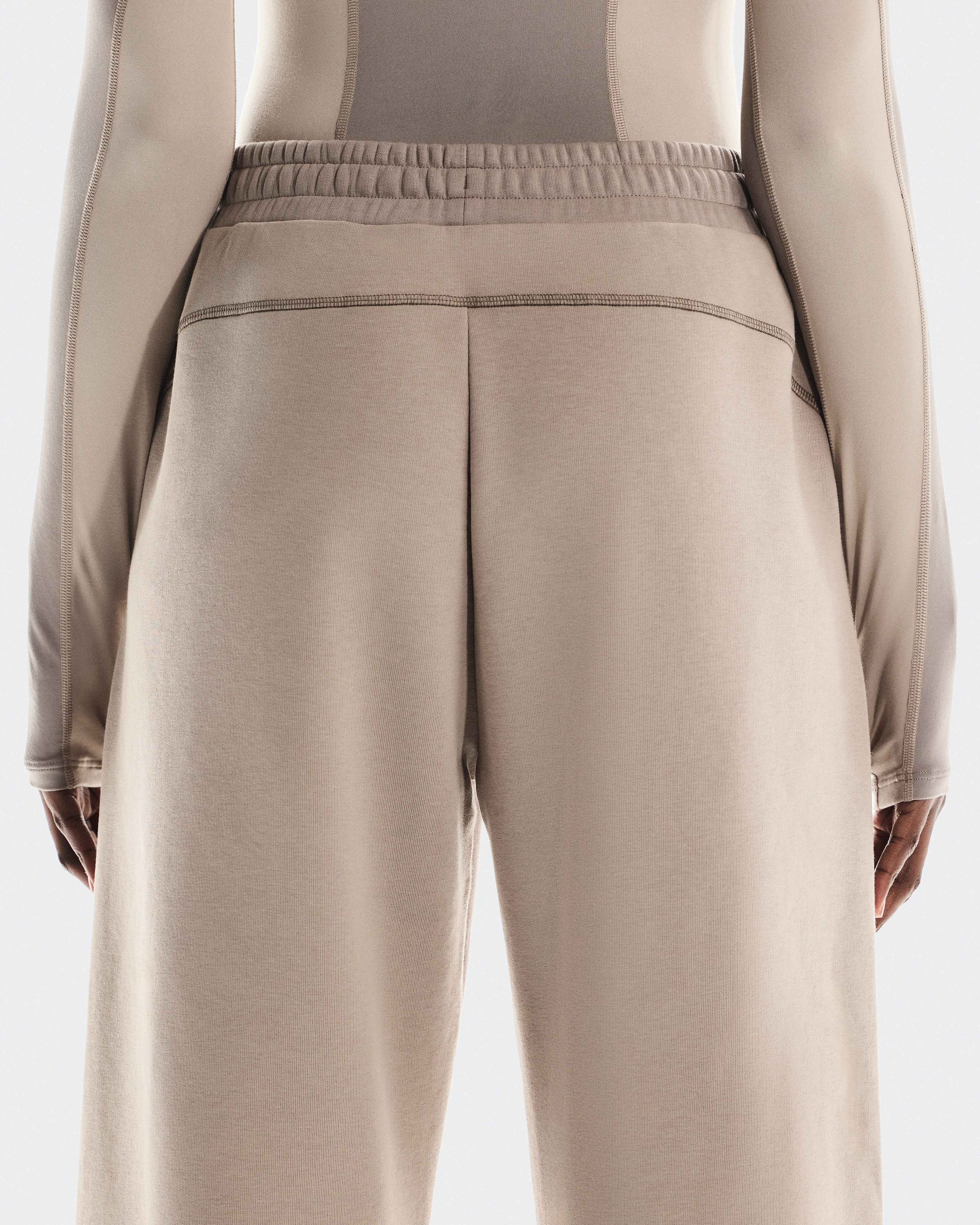On Club Loose Pants FKA Cinder & Desert Women Pants