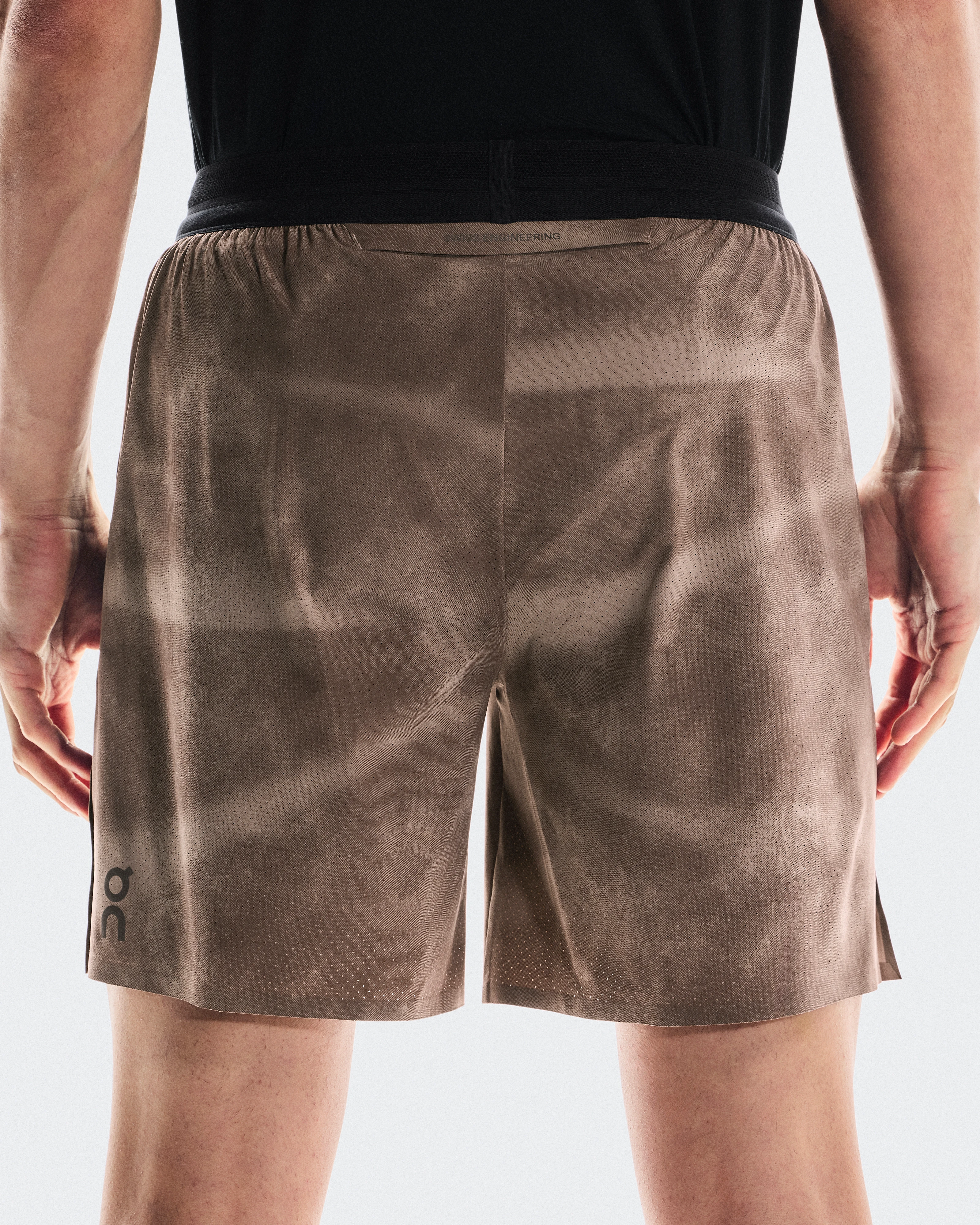 On 7" Performance Shorts AOP Cinder Men Shorts