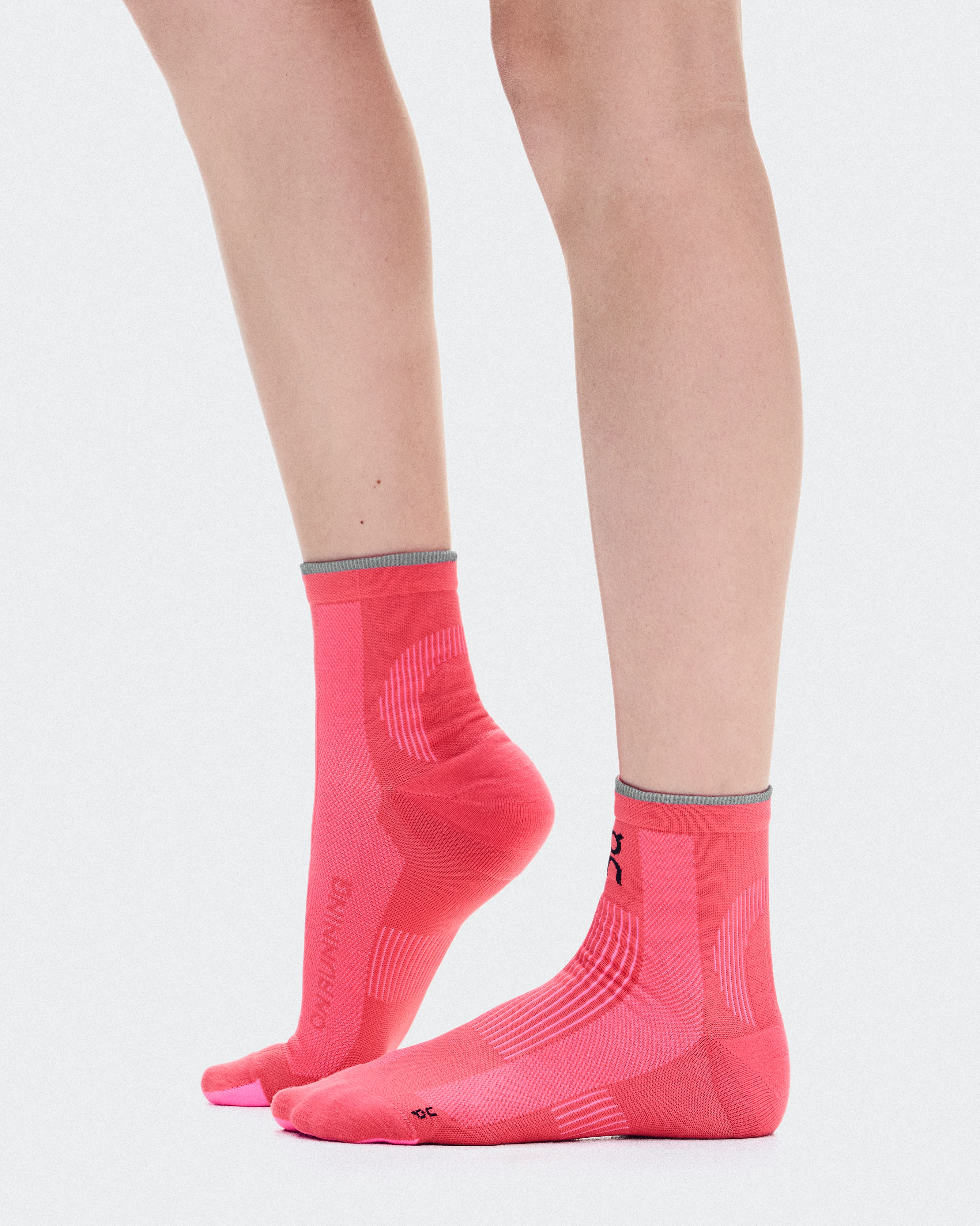On Elite Run Sock Mid Camellia & Azalea Unisex Socks