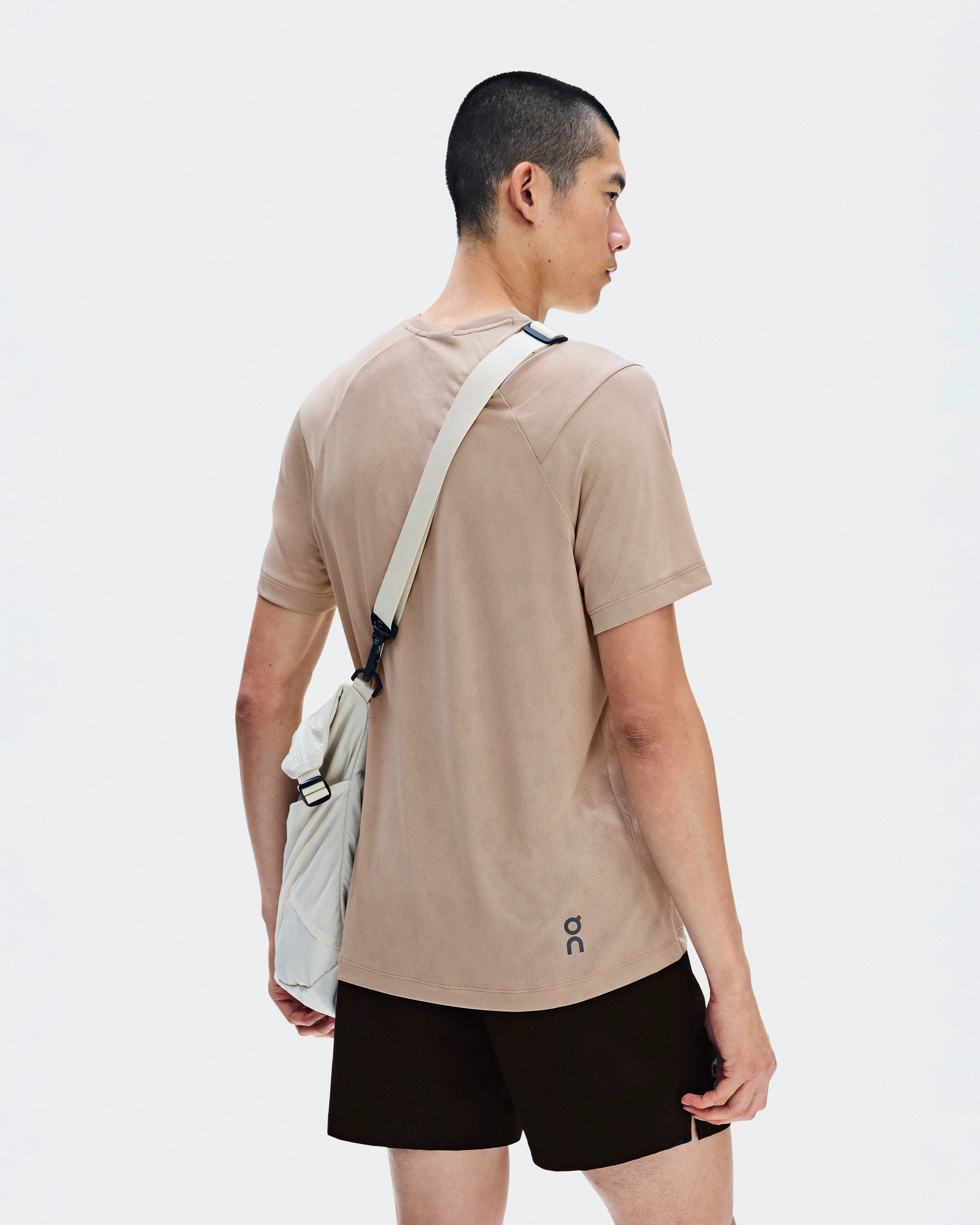 On Core-T Grid Desert Men Tops and t-shirts