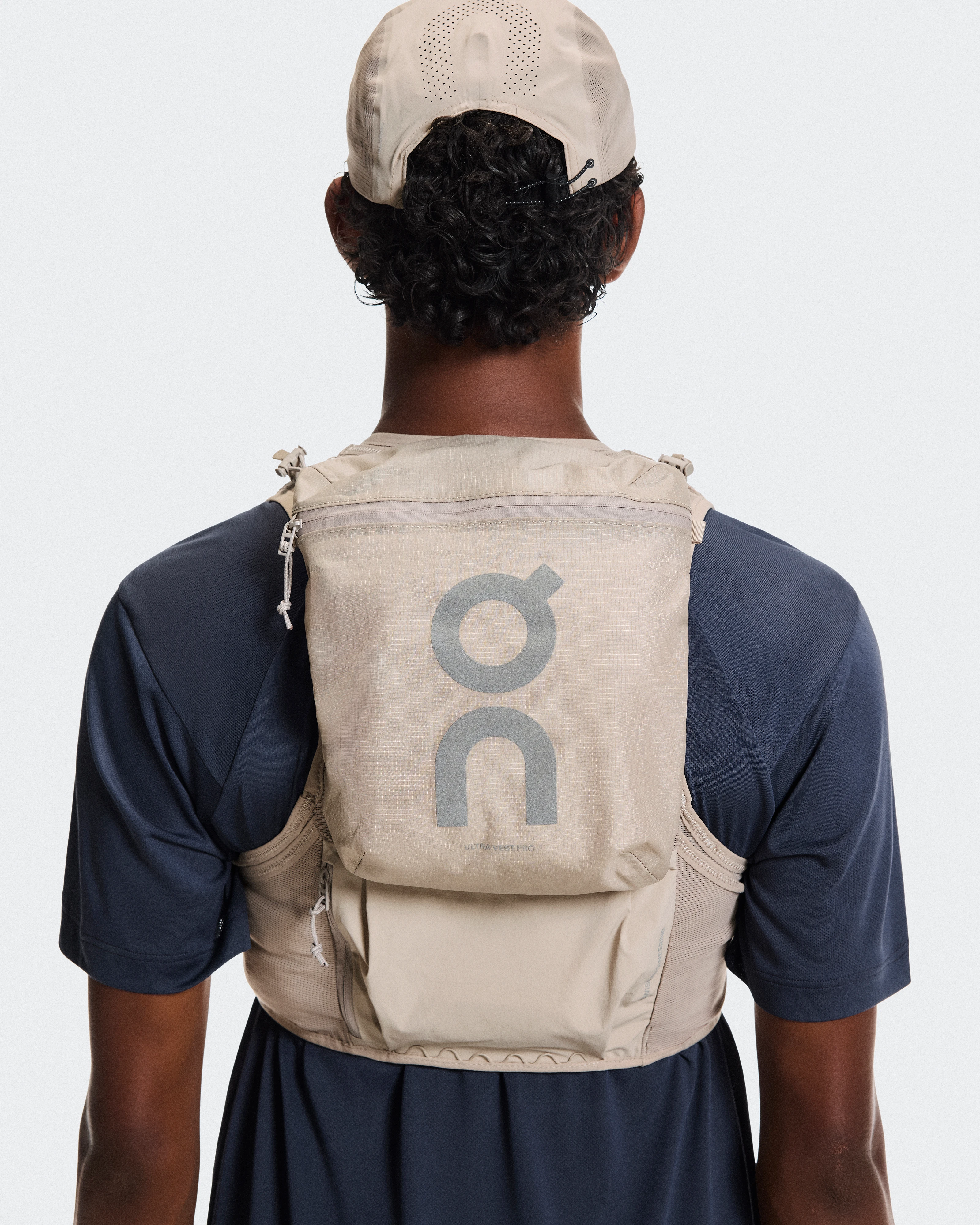 On Ultra Vest Pro Fog Unisex Vests