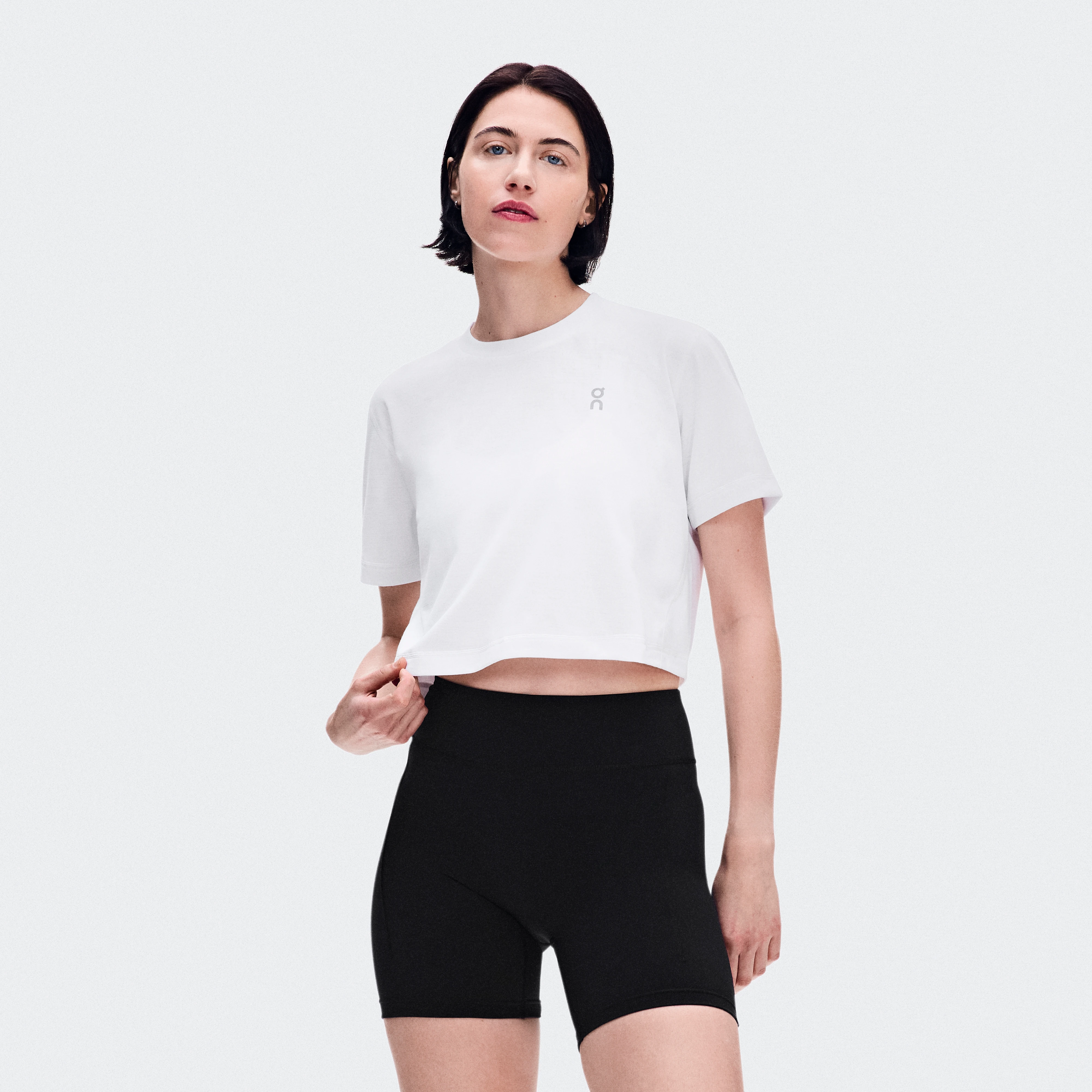 On Train-T Crop White Women – High-intensity training Tops and t-shirts