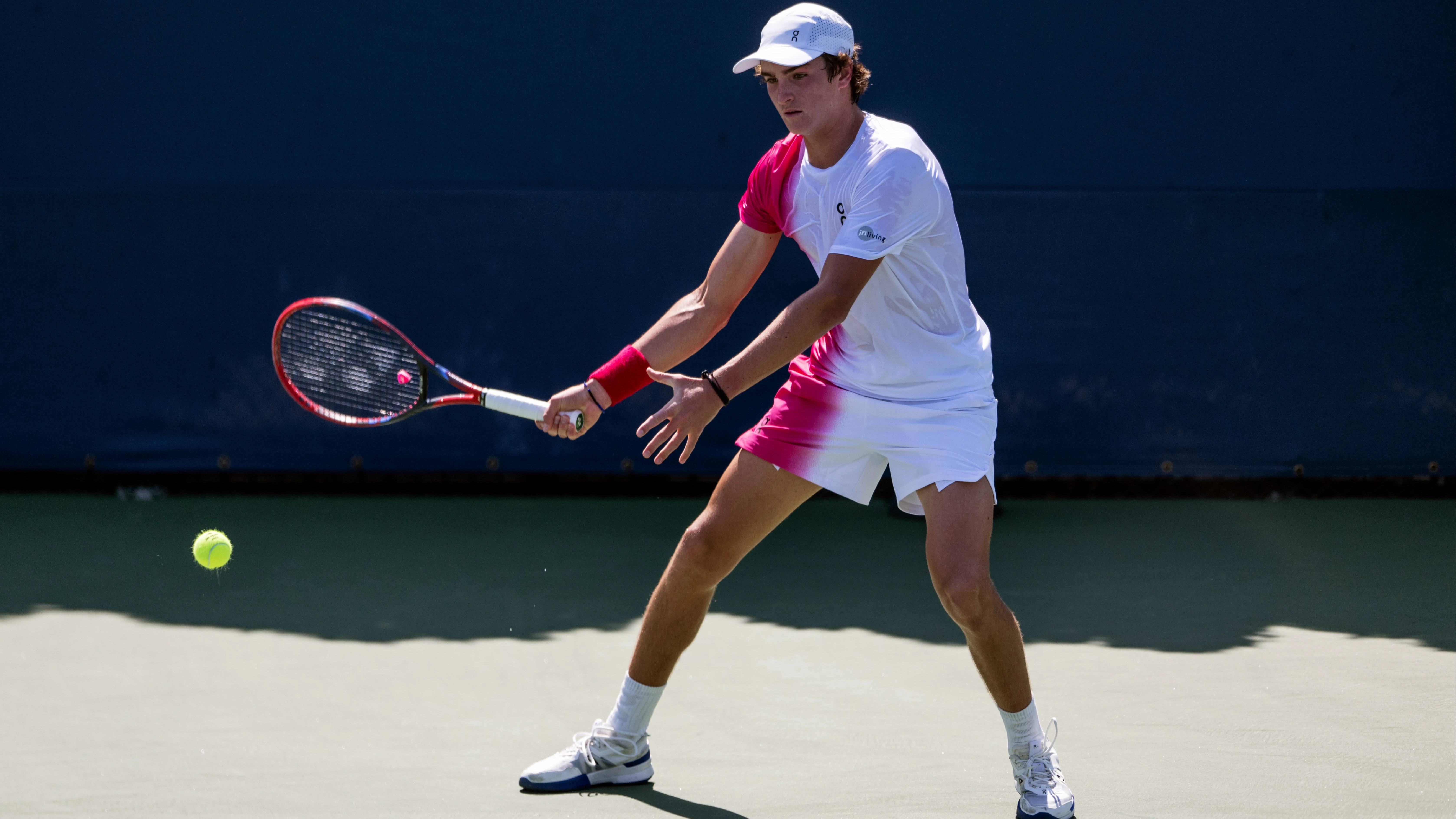 Joao Fonseca uses the Eastern tennis forehand grip.
