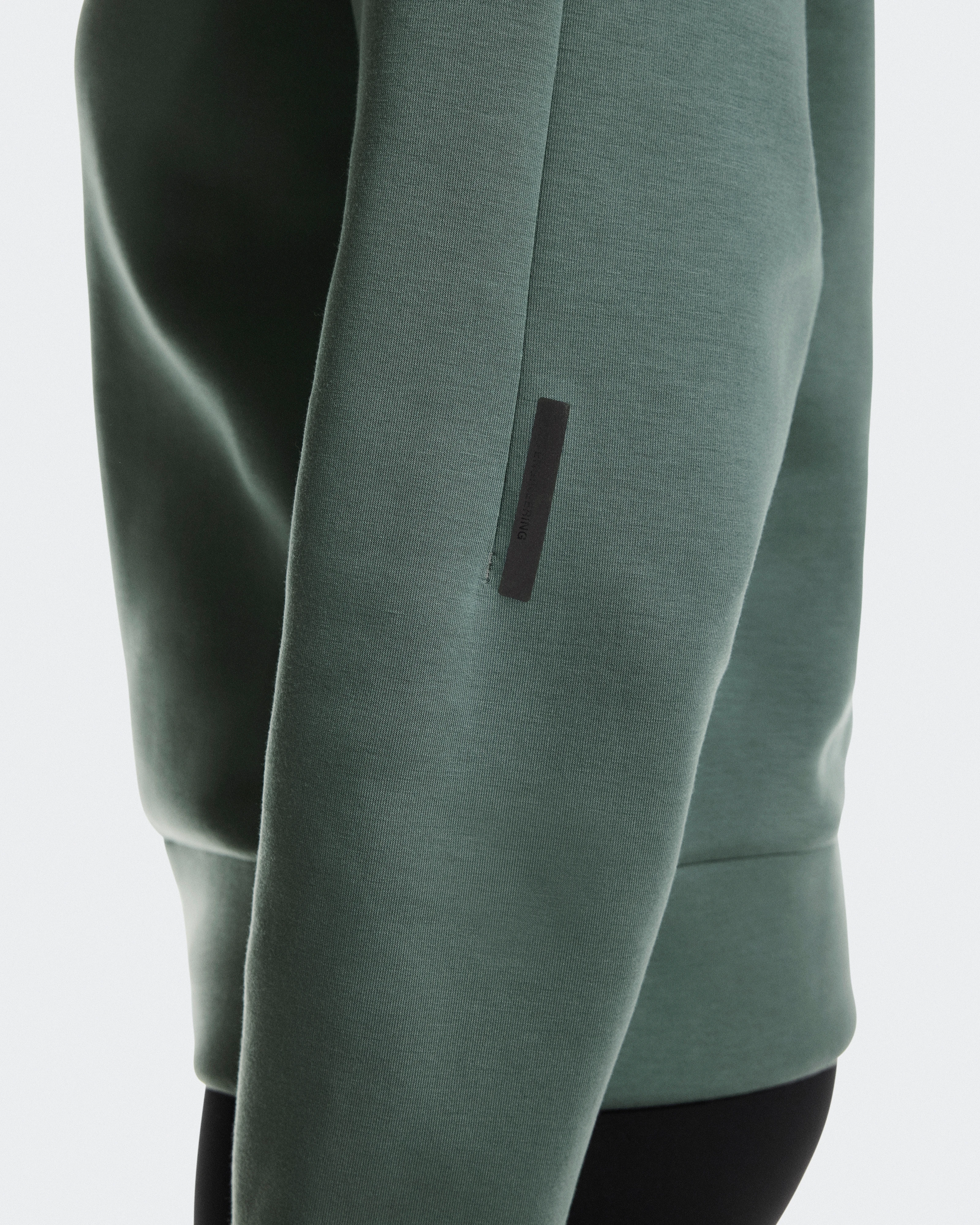 On Focus Tech Crew Olive Women Hoodies and sweatshirts