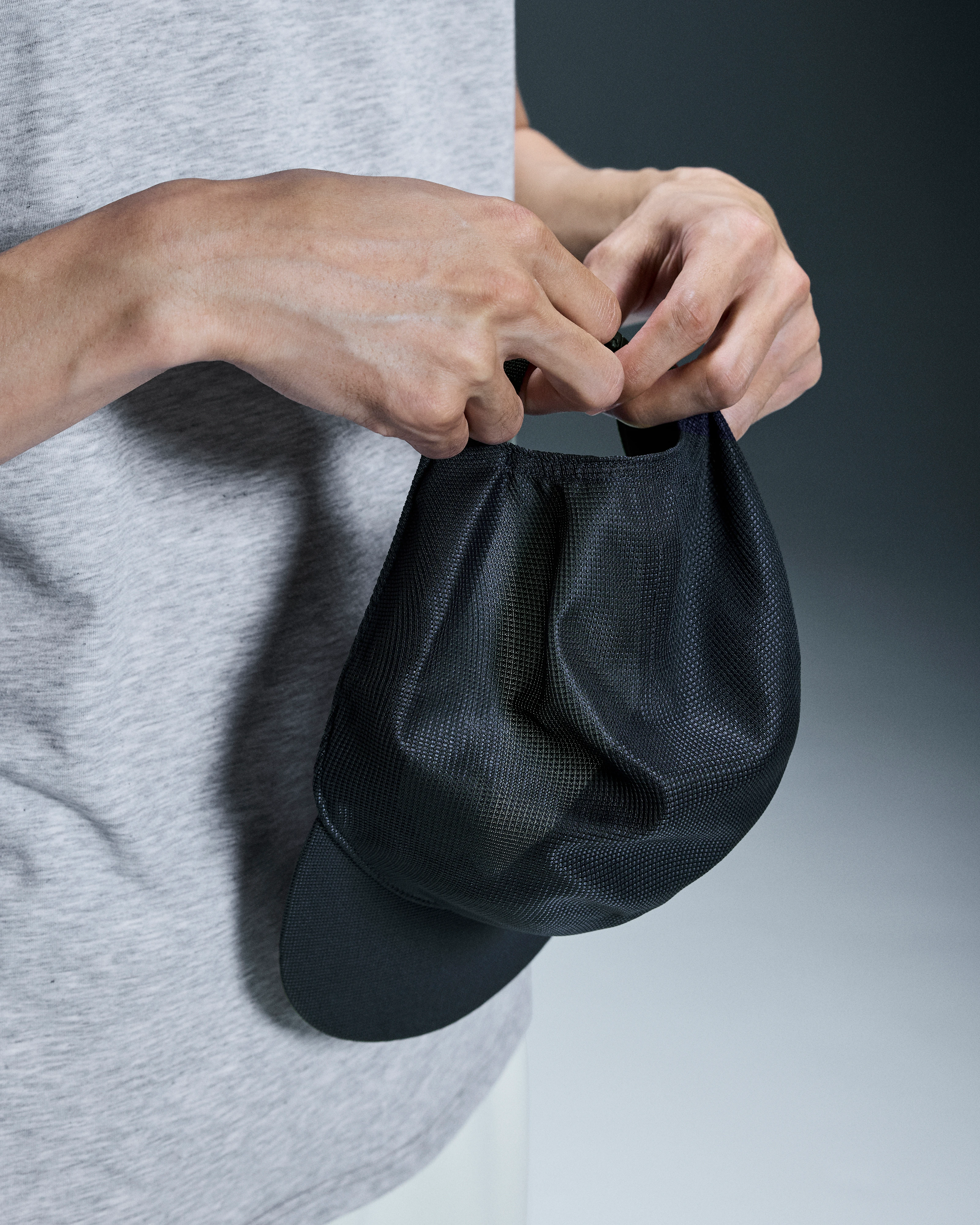 On Moulded Cap Navy Unisex Headwear