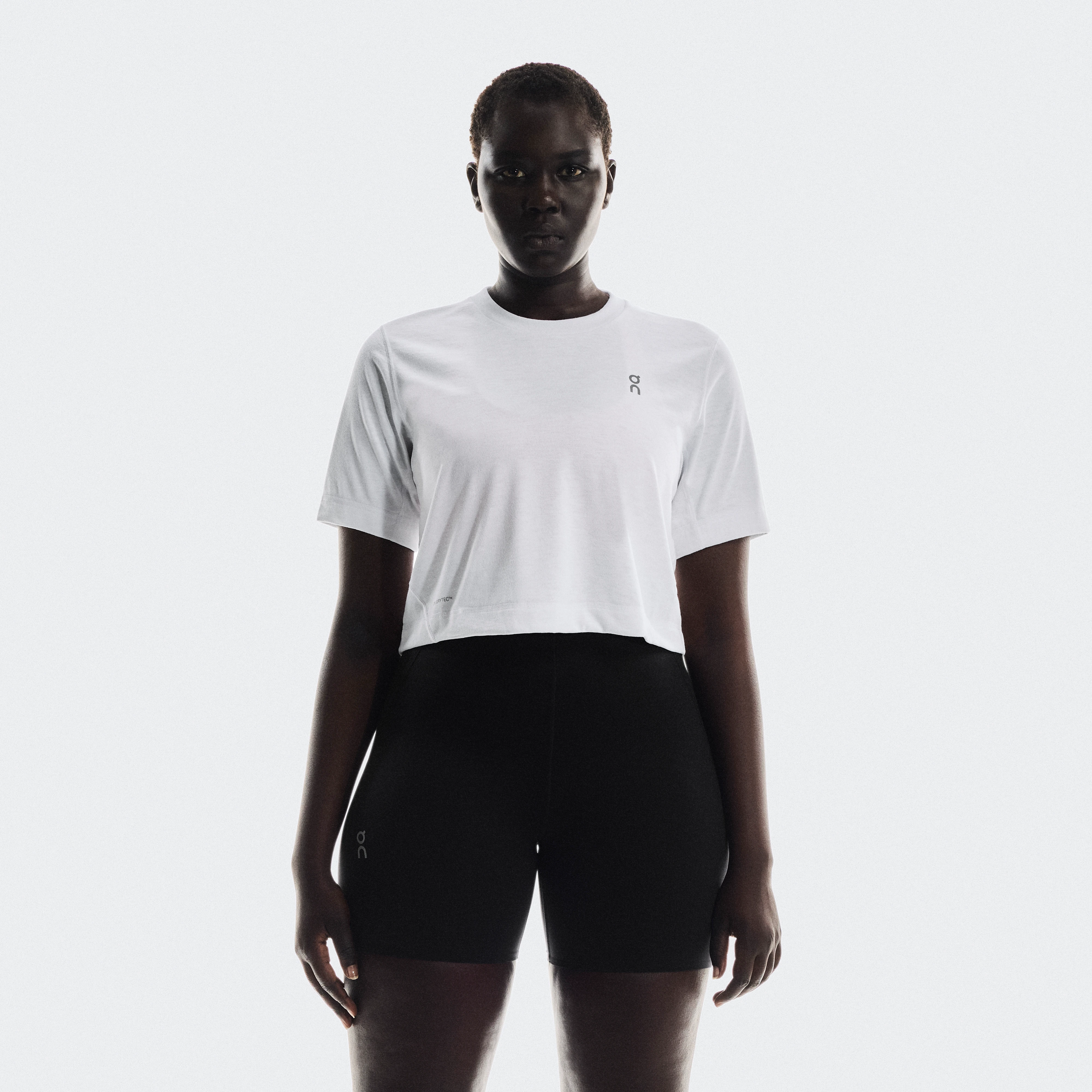On Train-T Crop White Women – HIIT, cross training, versatile training Tops and t-shirts