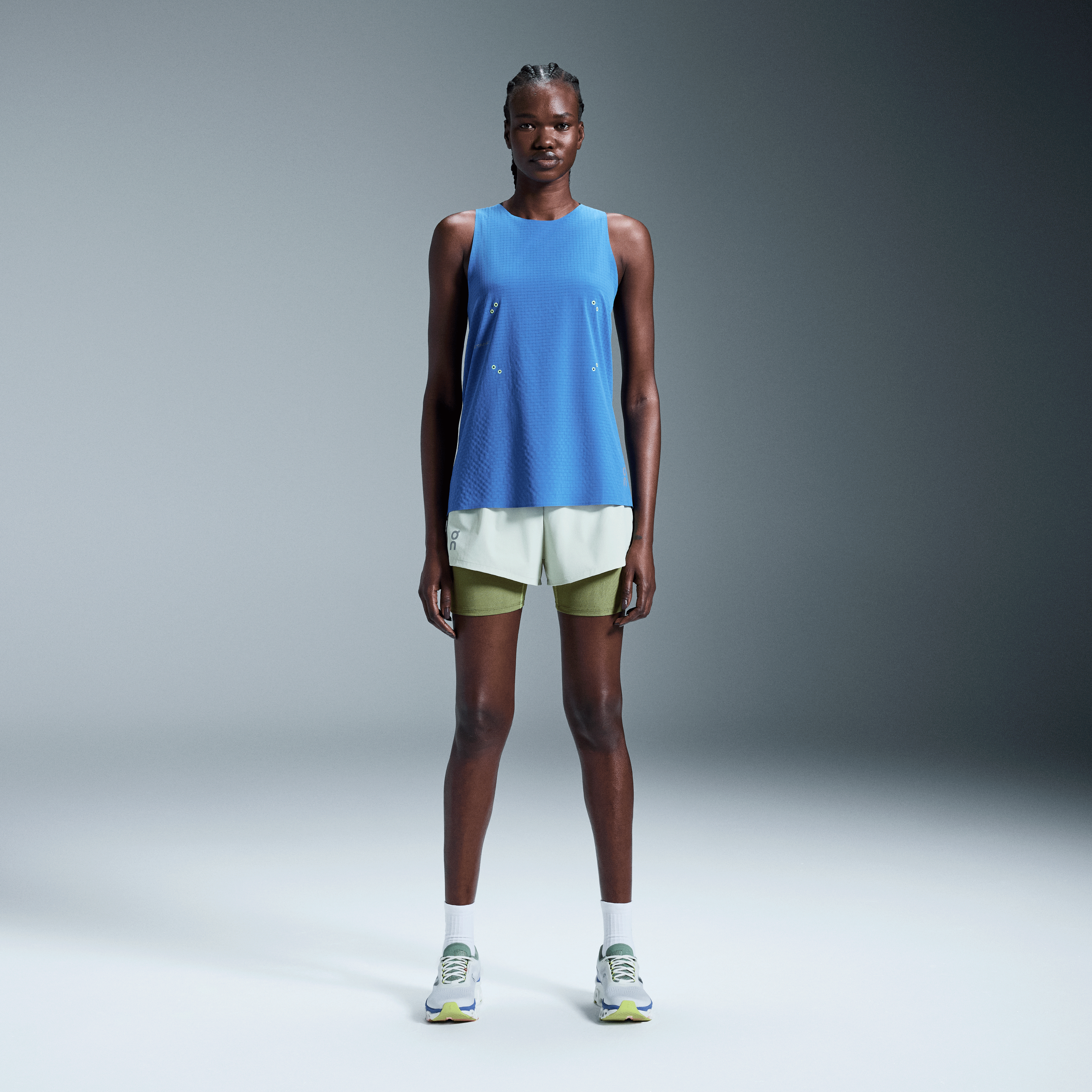 On Pace Shorts DISTANCE Chalk Women – Lightweight, breathable, running Shorts