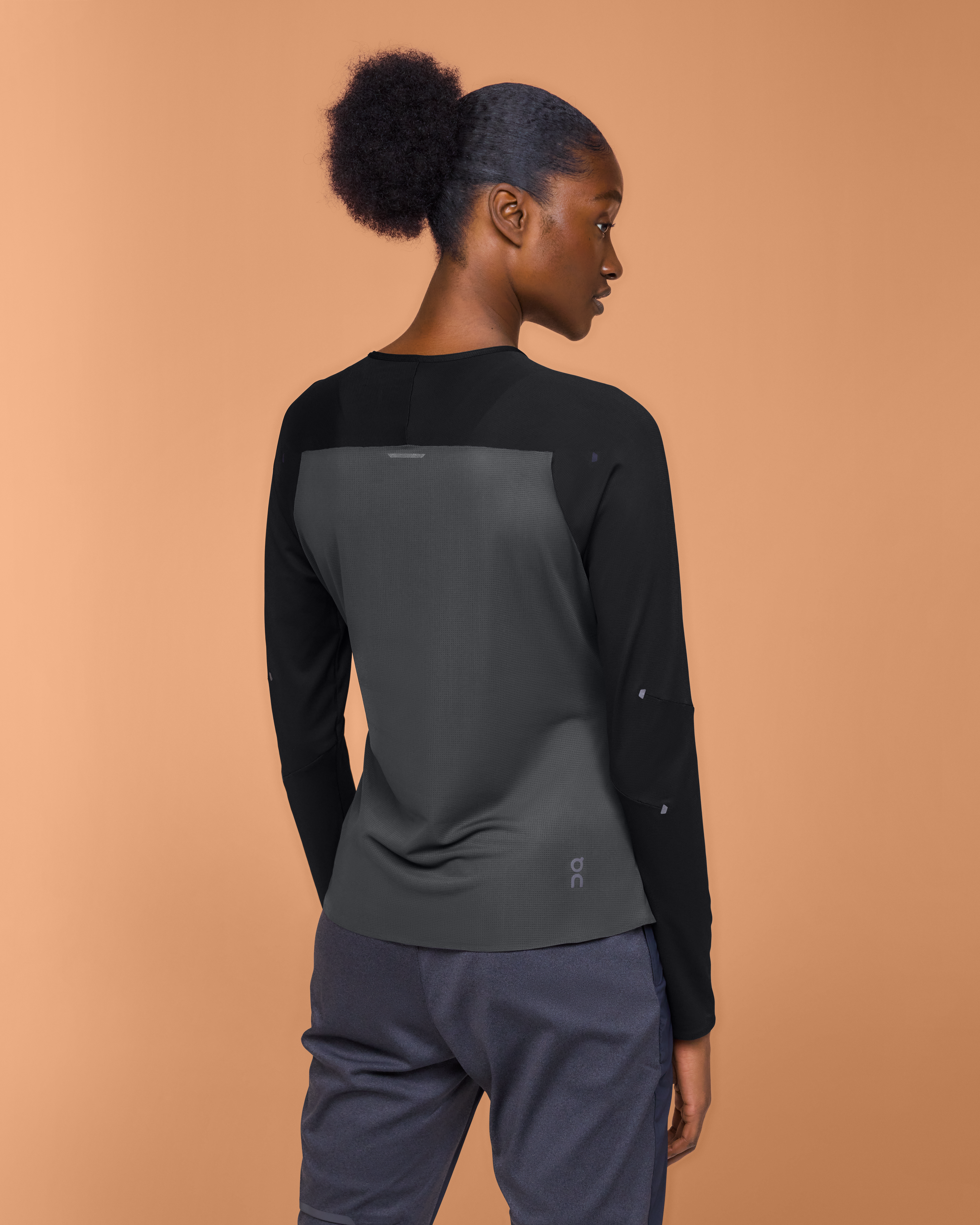 On Performance Long-T Black & Eclipse Women Tops and t-shirts