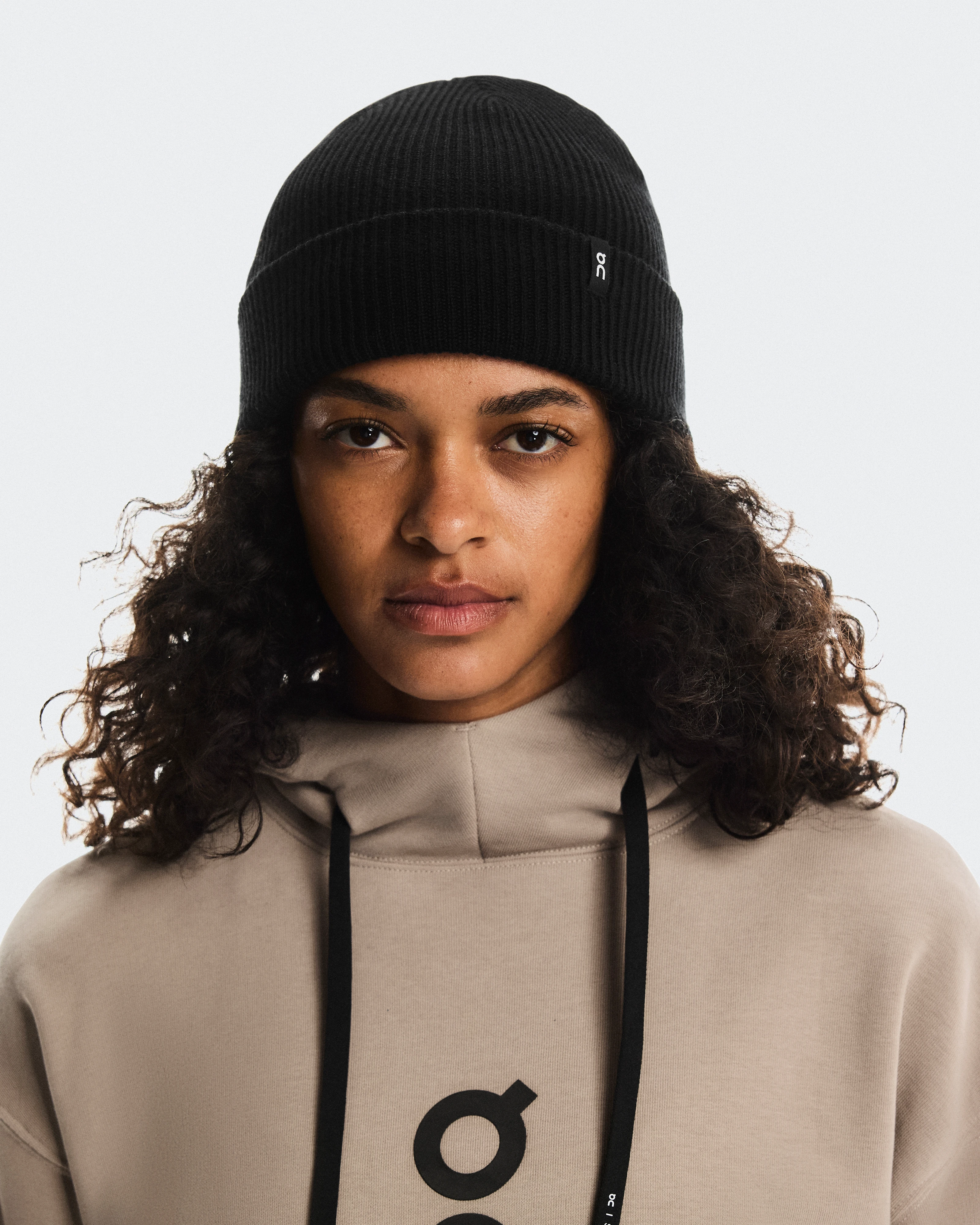 On Merino Beanie Black Unisex Headwear