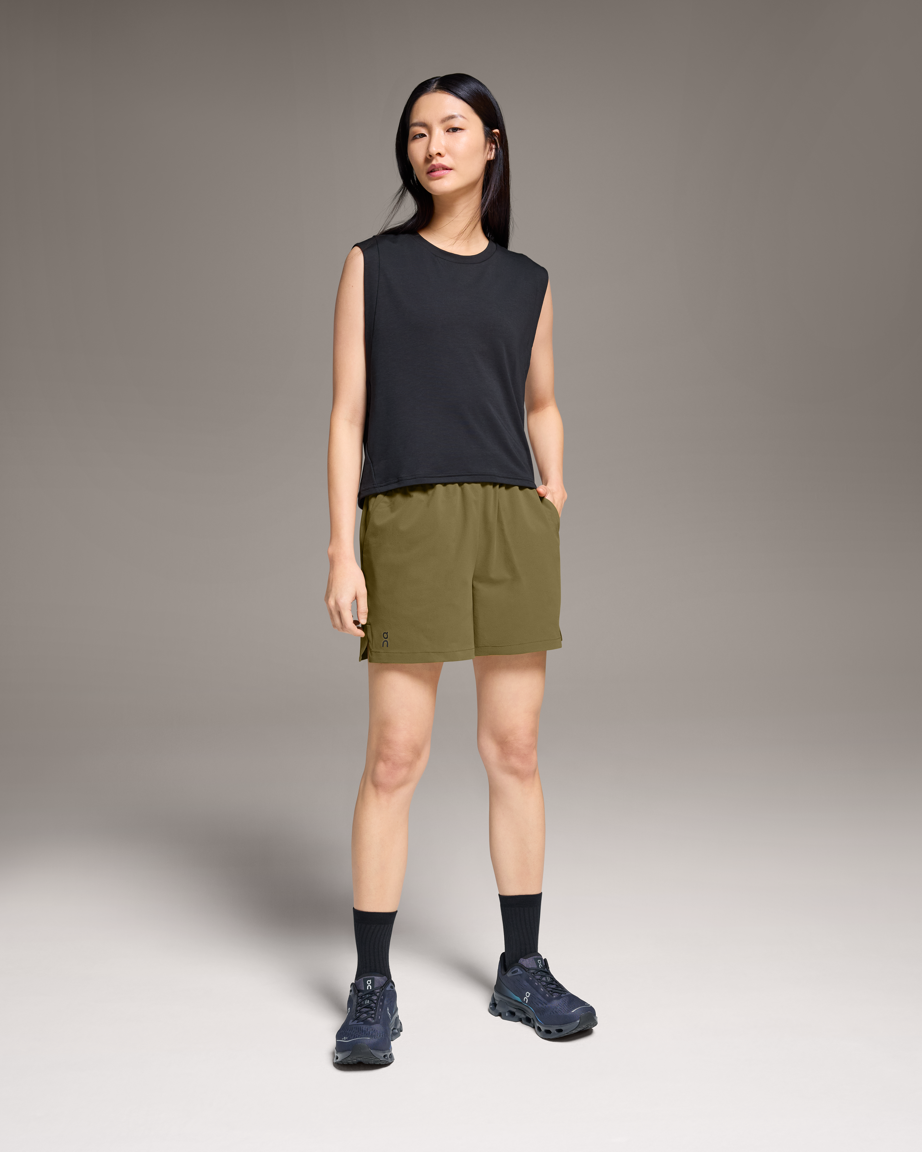 On Focus Shorts Hunter Women Shorts