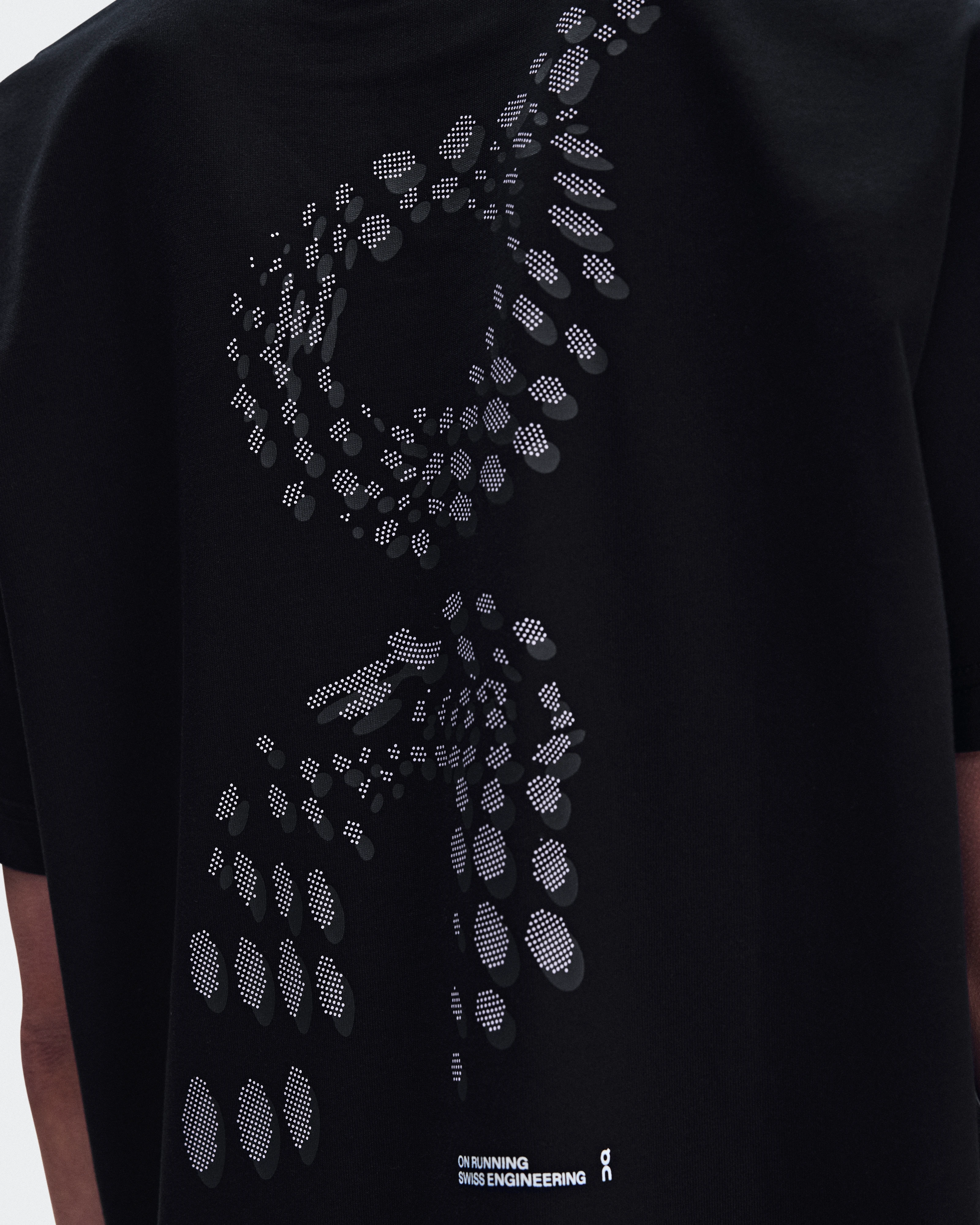On Club Collective-T Runner Black Women Tops and t-shirts