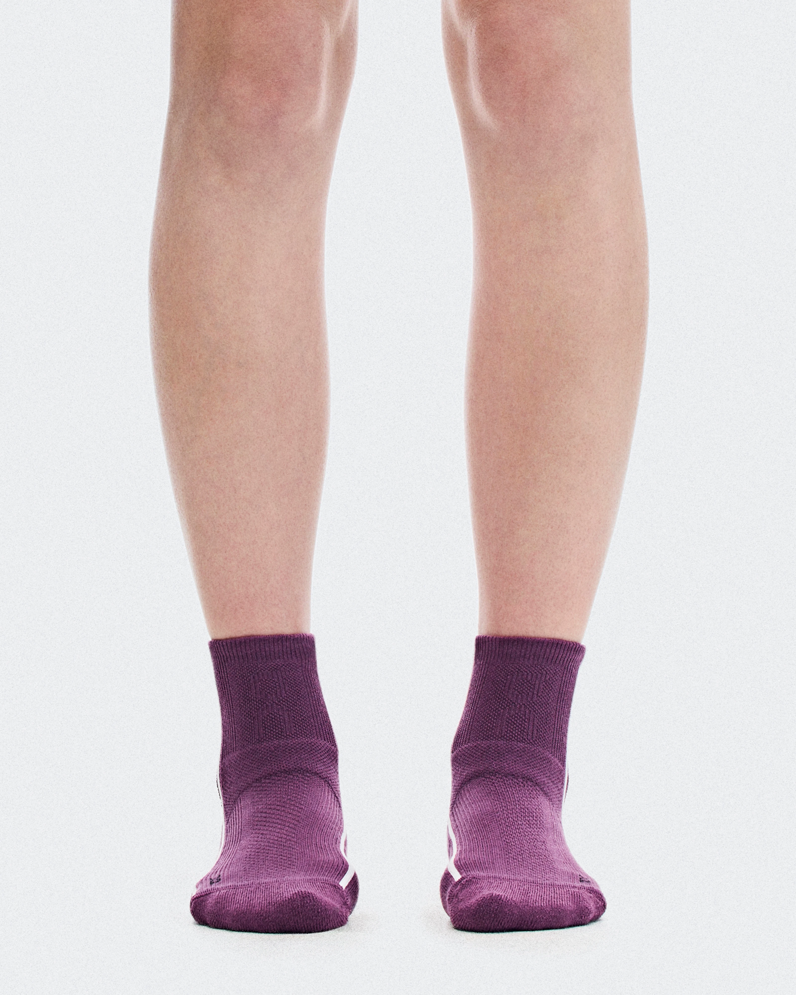 On Court Sock Mid Cassis & White Unisex Socks