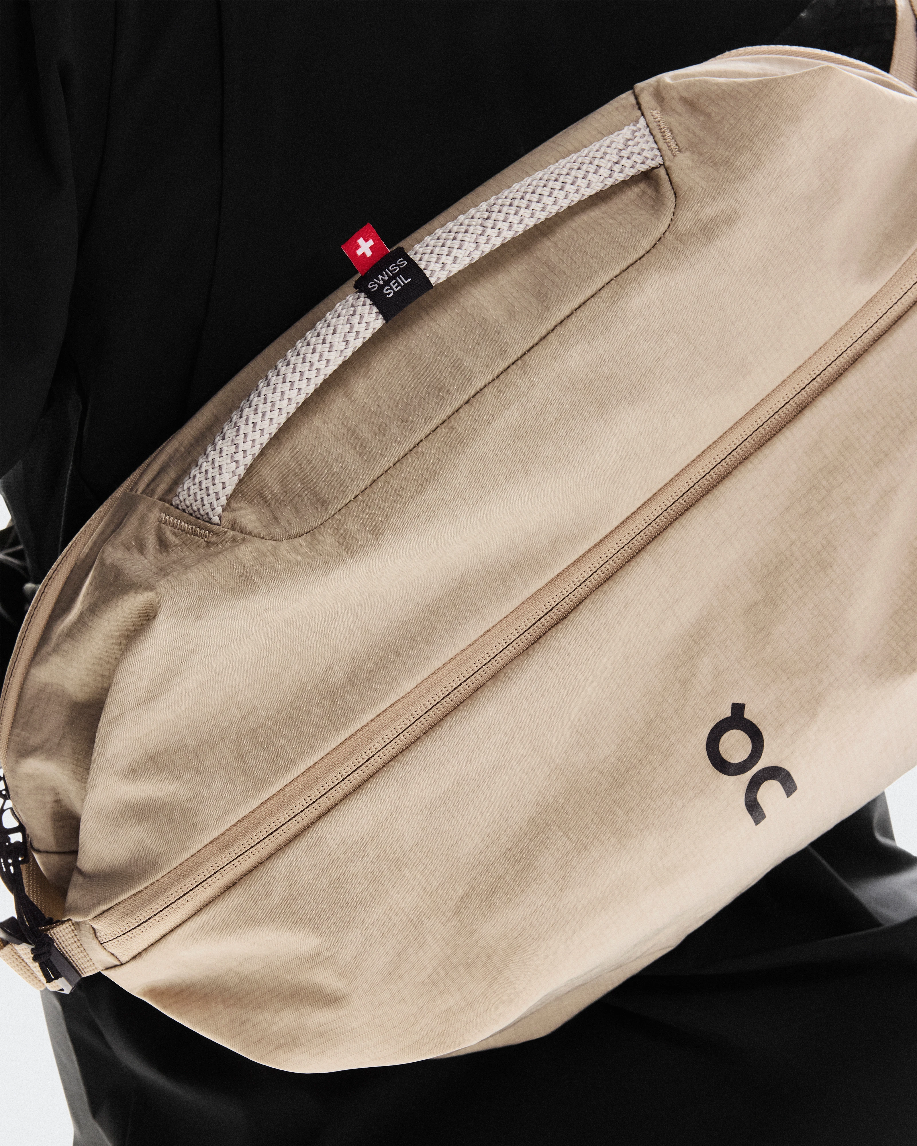 On Sling Pack 9L Sand & Black Unisex Bags