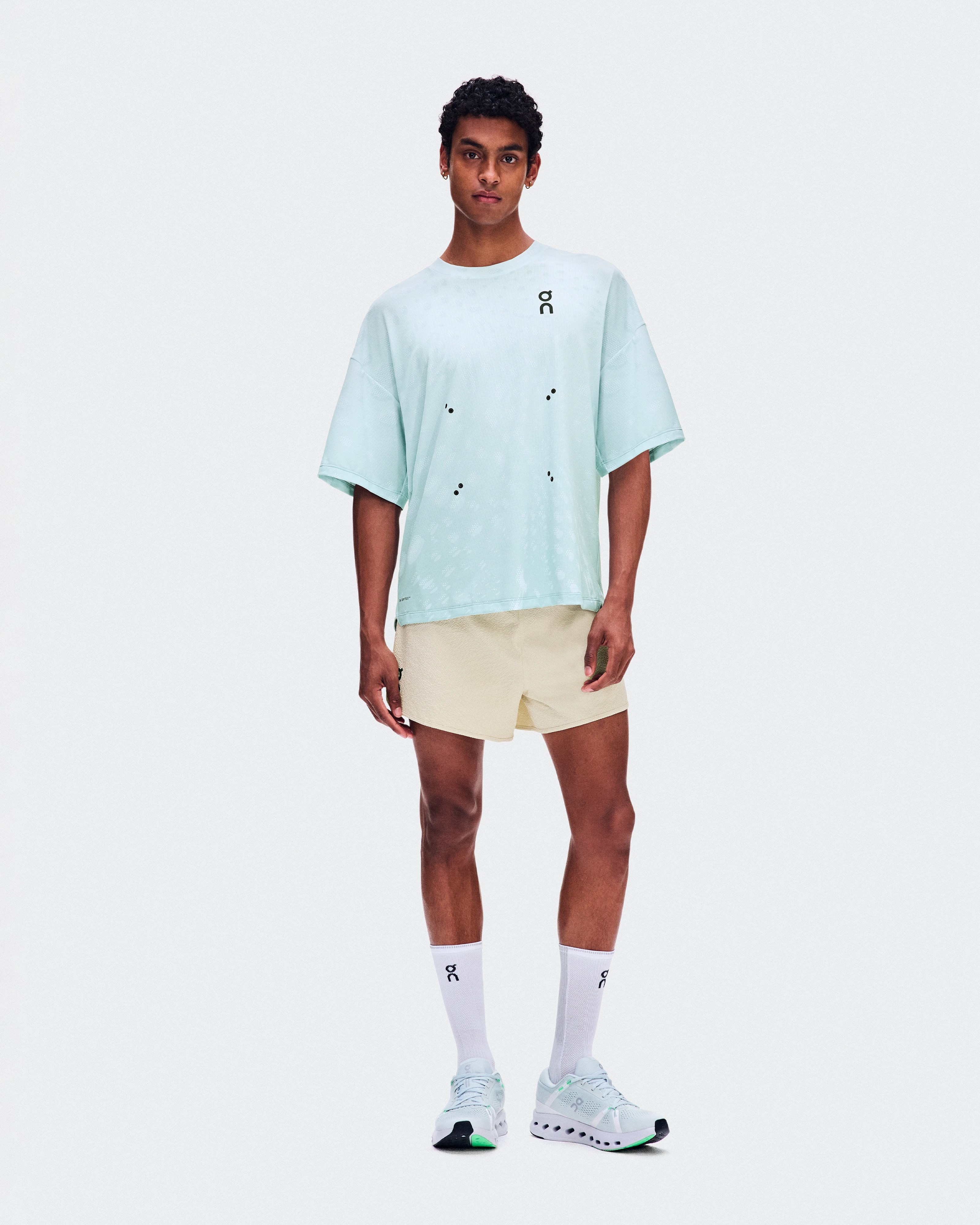 On Performance Volt Shorts Hare Men Shorts