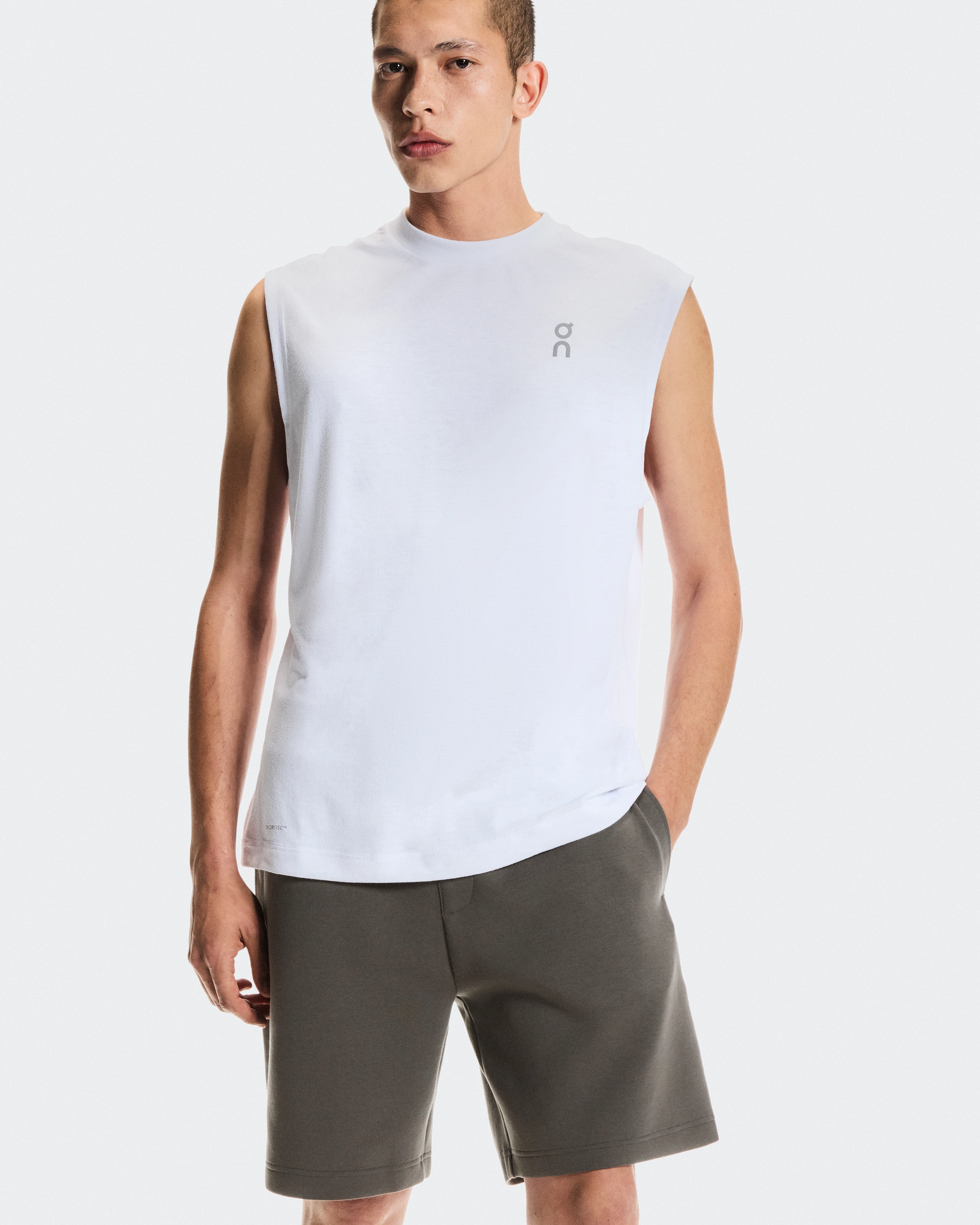 On Focus Tech Shorts Shadow Men Shorts