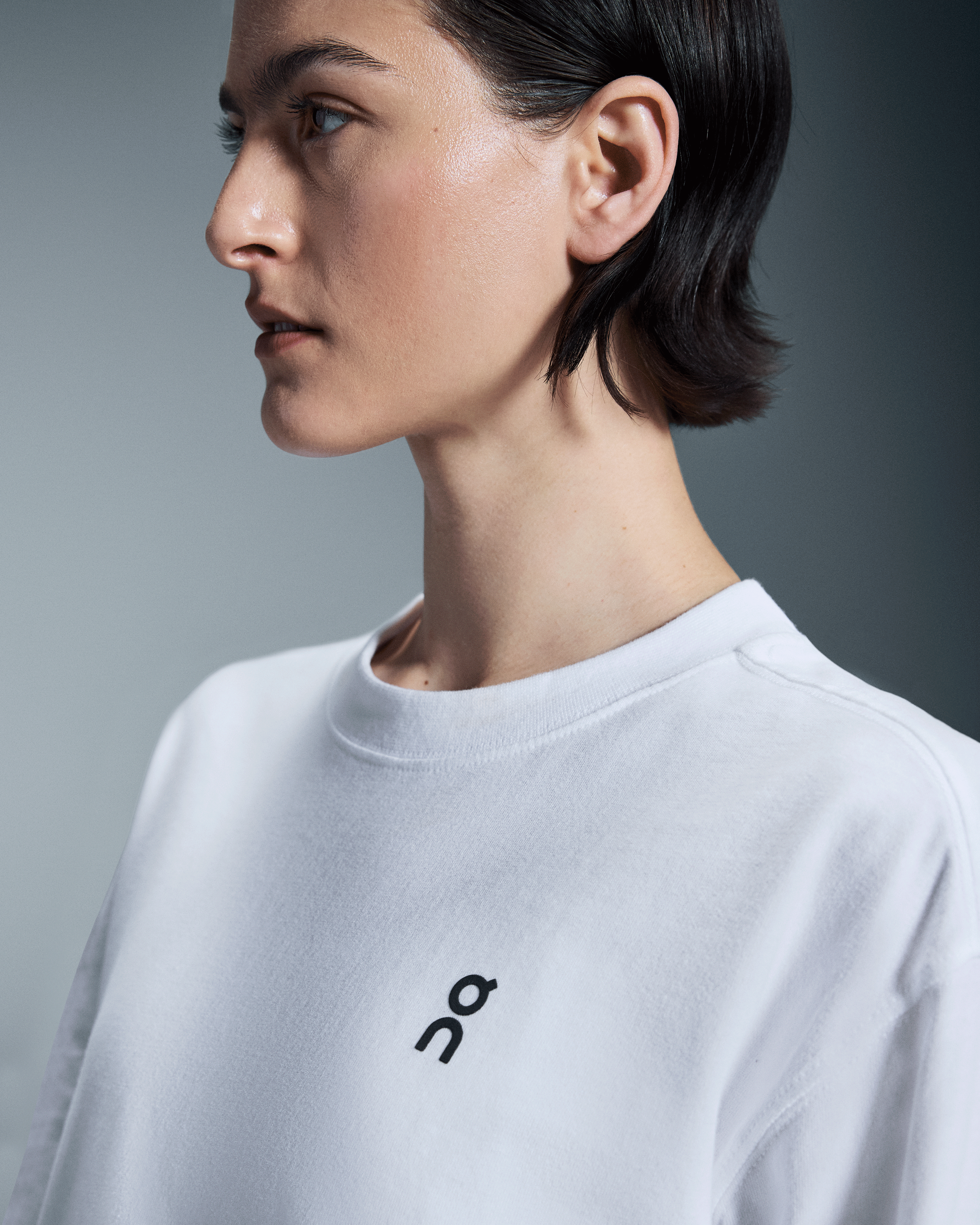 On Club Long-T White Women Tops and t-shirts