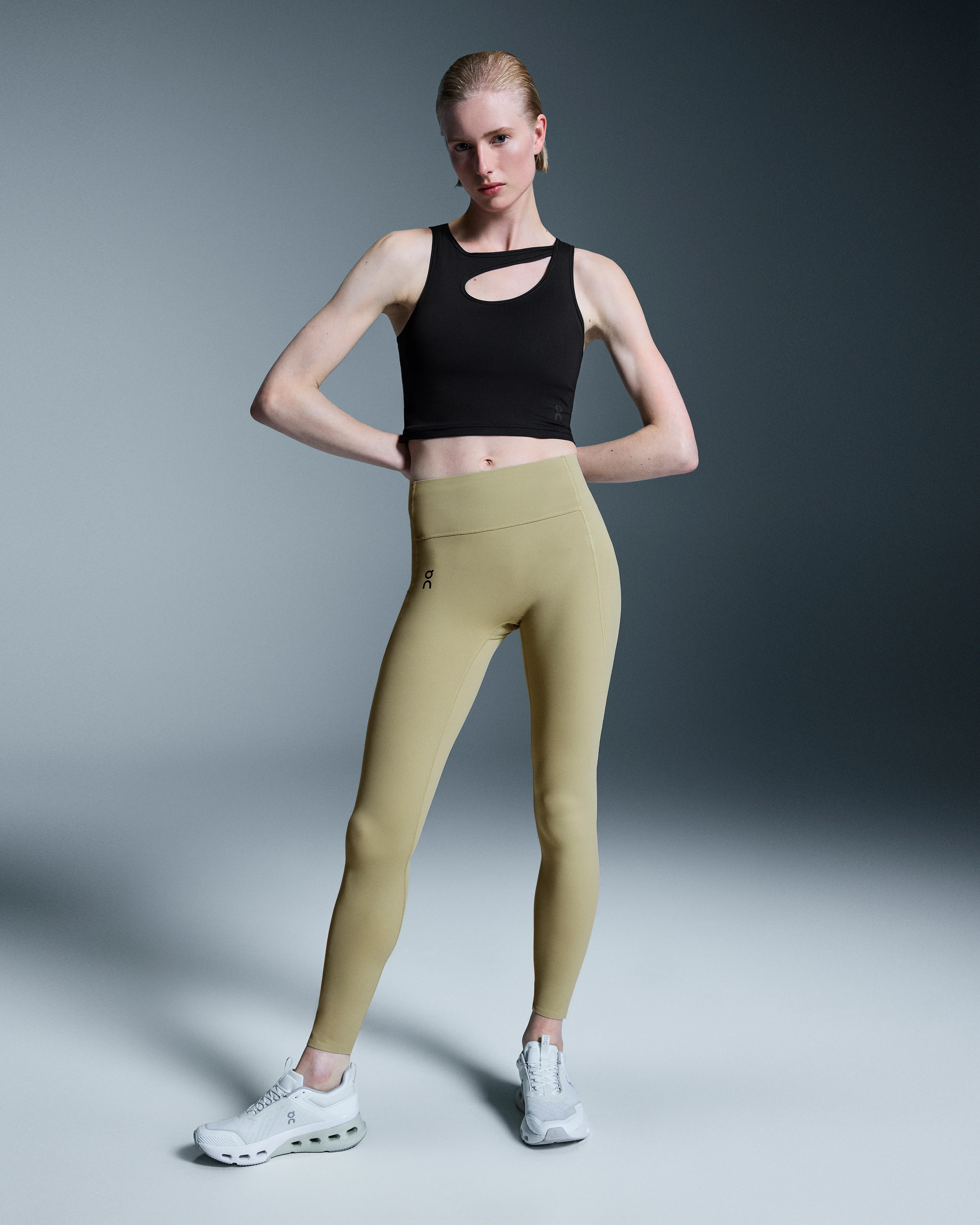 On Studio Tights Caper Women Tights