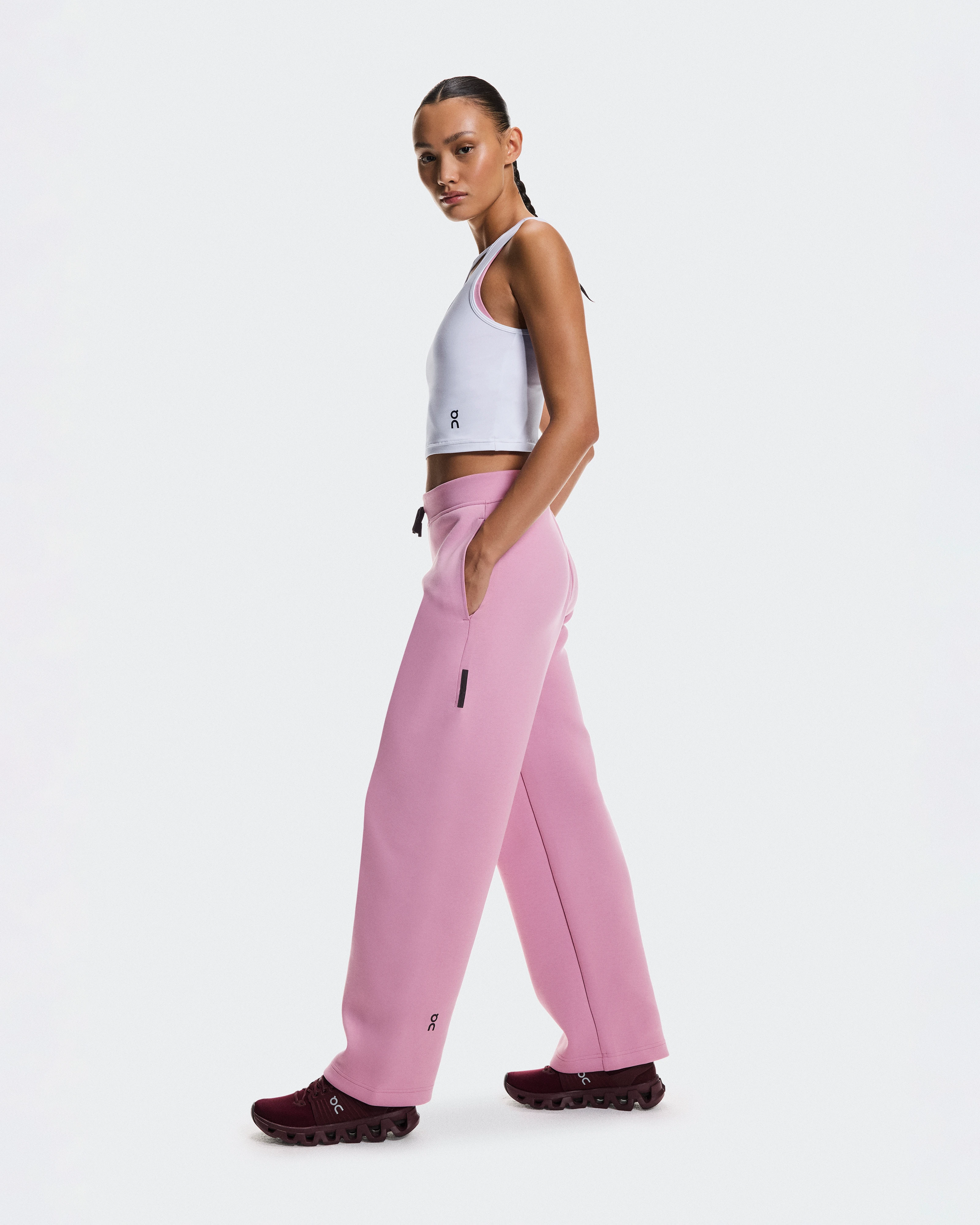 On Focus Tech Sweatpants Sakura Women Pants