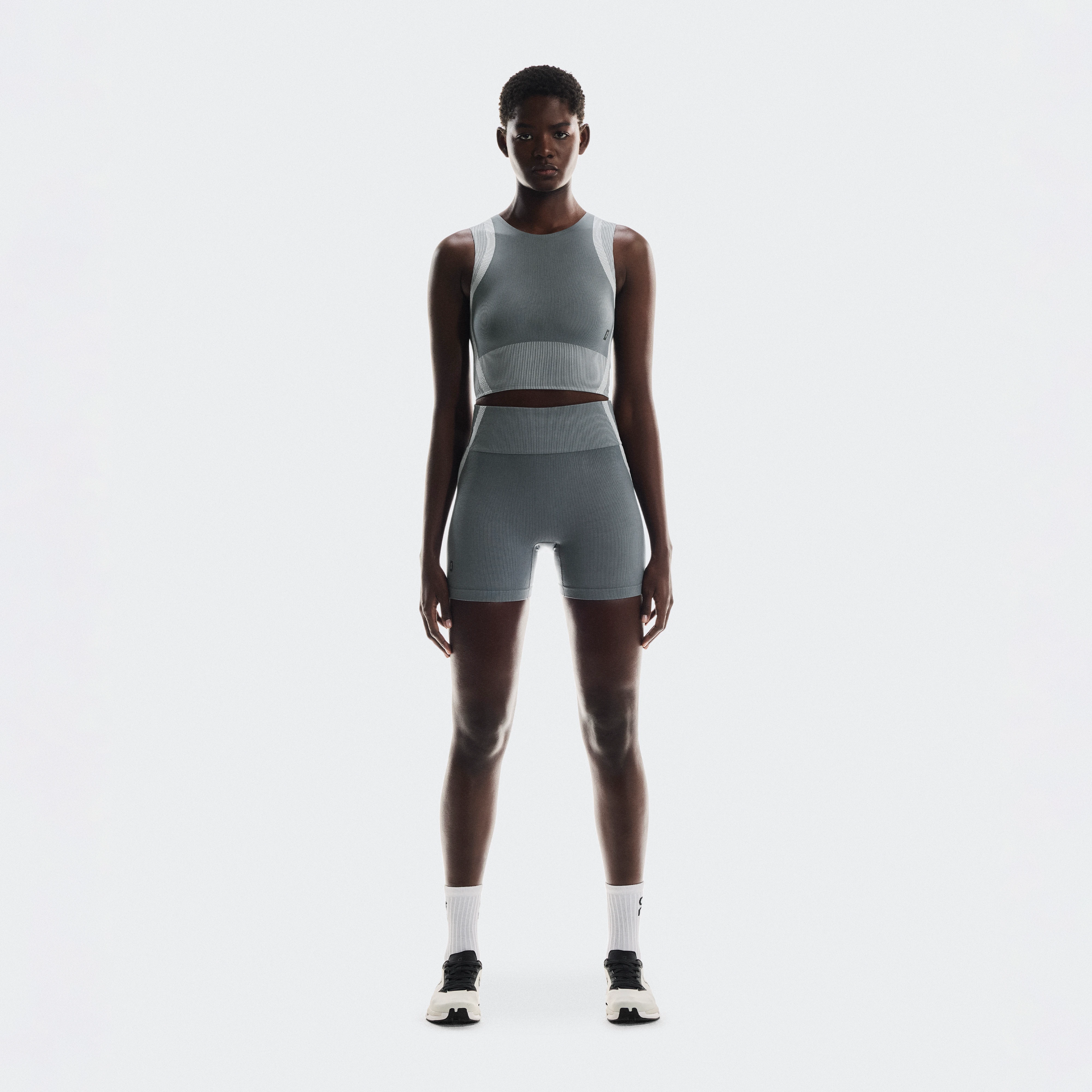 On Studio Knit Shorts Rock & Glacier Women – Everyday training, low-intensity, flexible Shorts Tights
