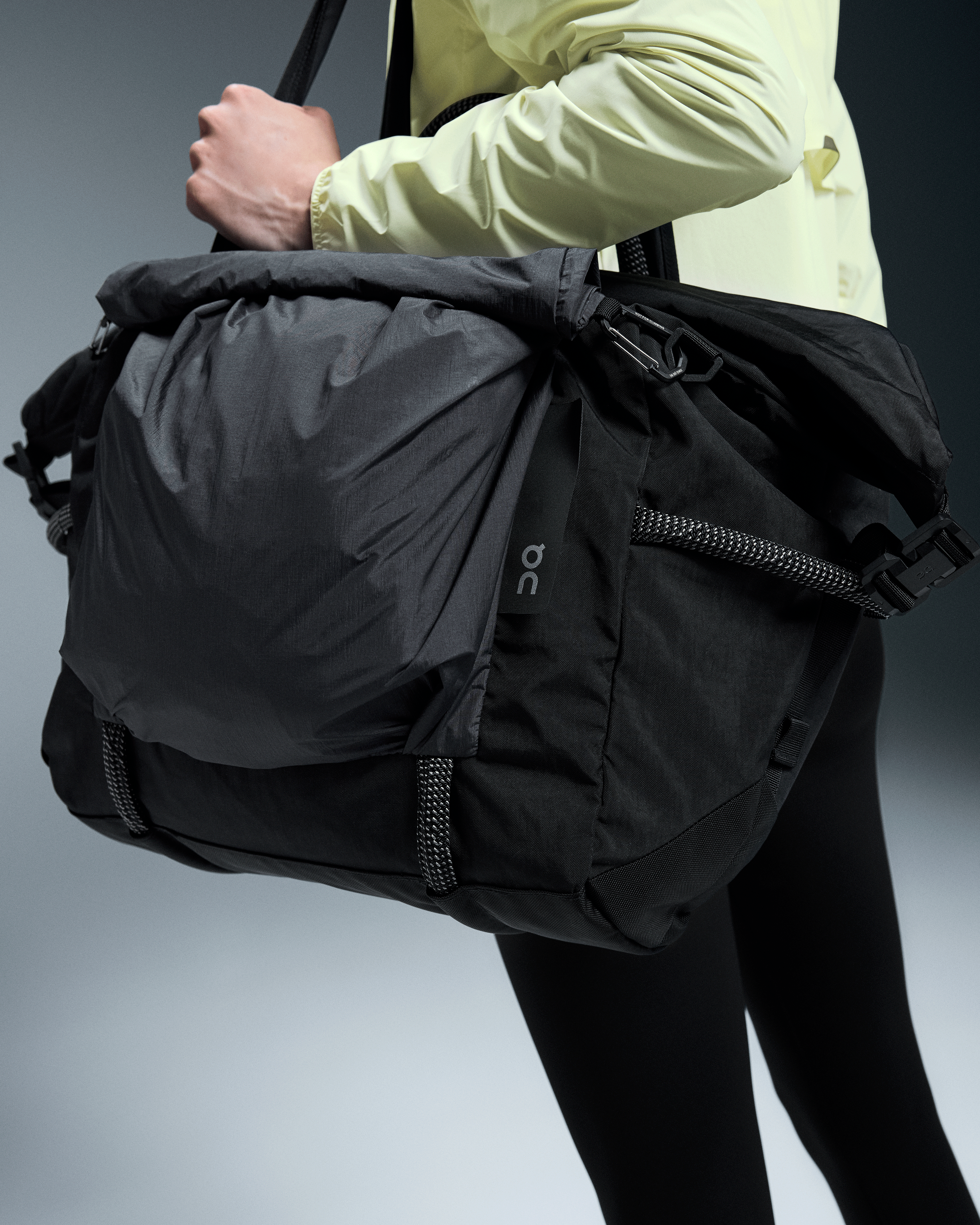On Track Pack 40L Elite Black & Magnet Unisex Bags